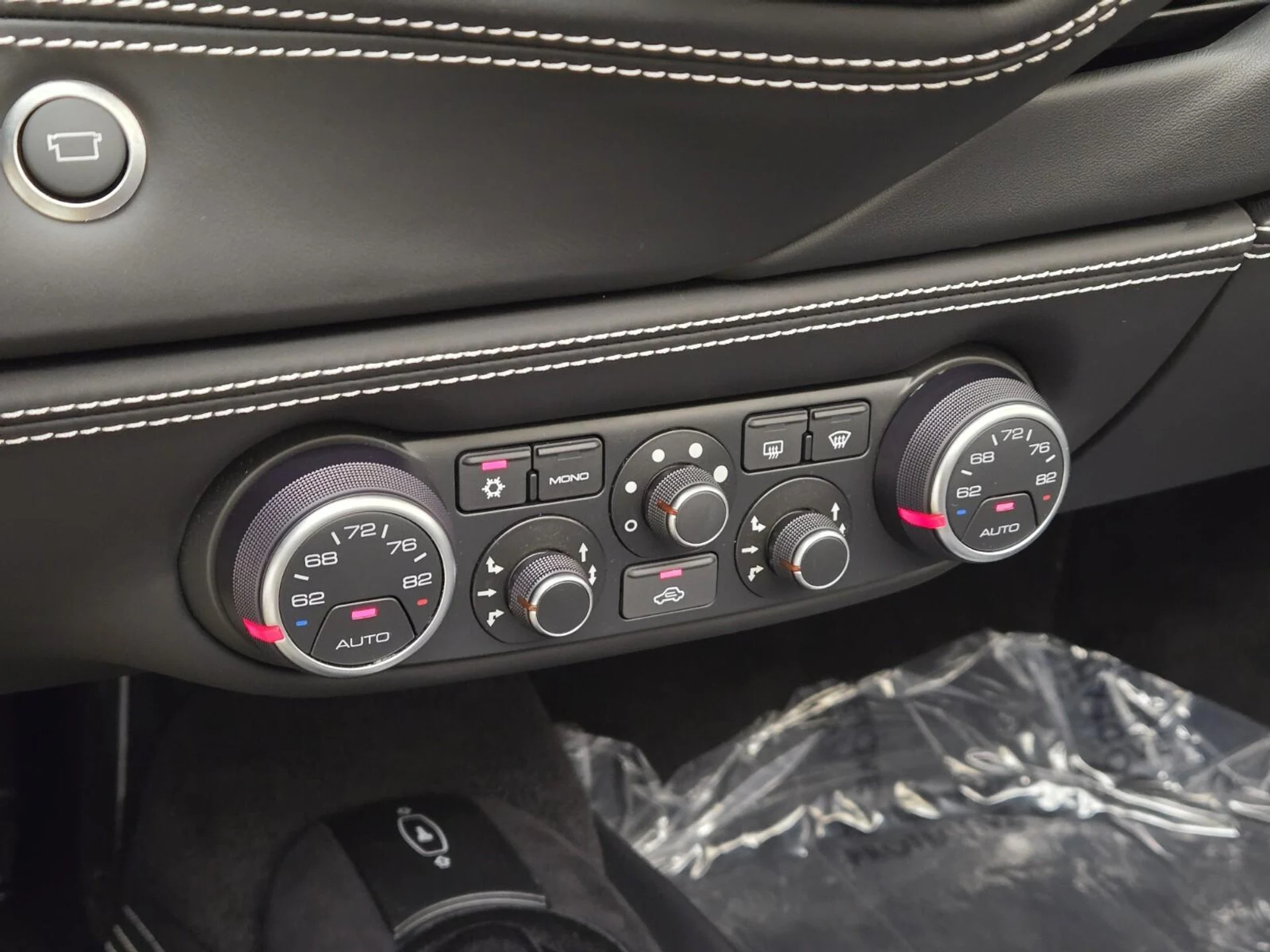 mph031_1827137638_Used_2019_Ferrari_488_Spider_1761634751_0b584c4657