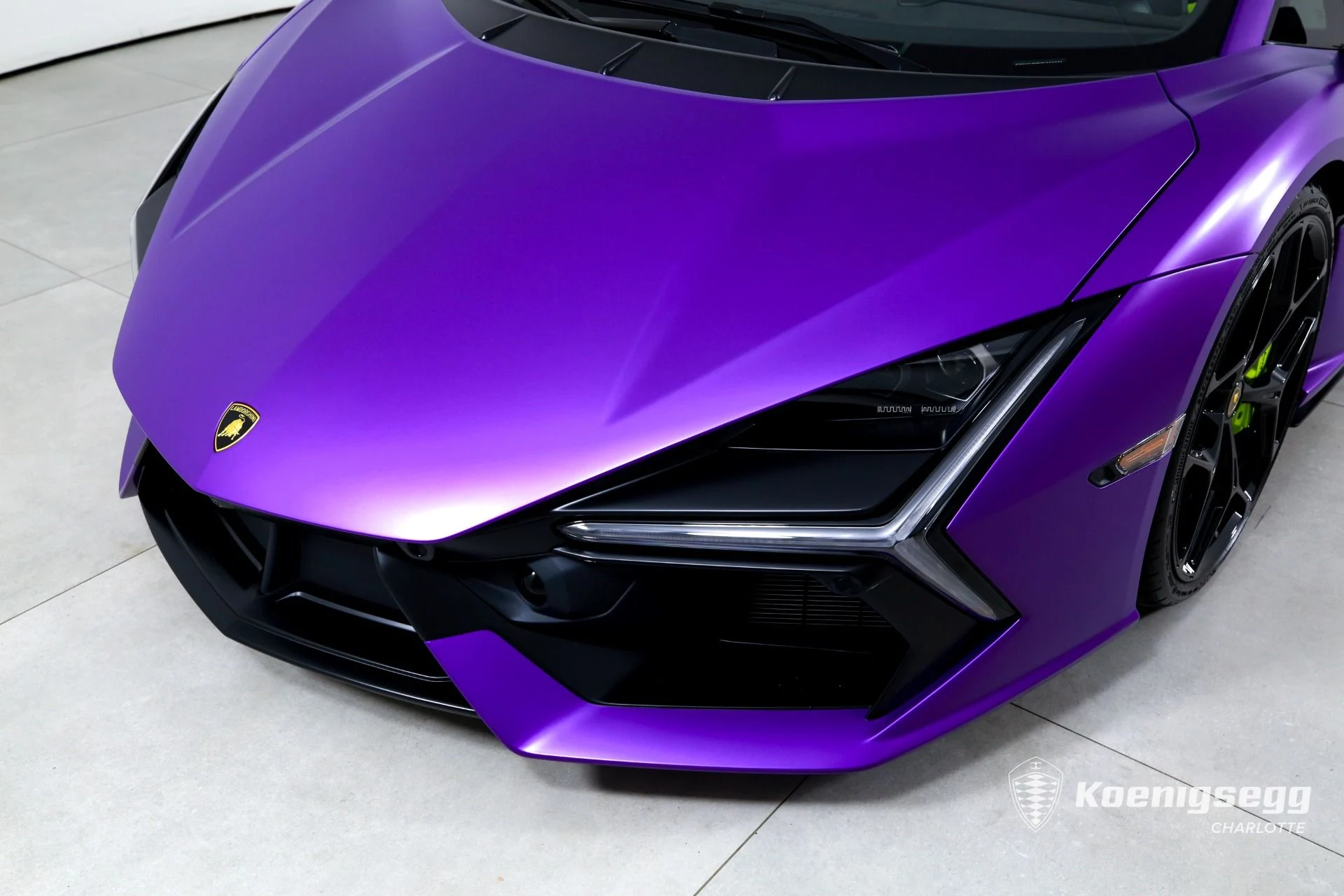 mph031_1827362711_Used_2025_Lamborghini_Revuelto_1783439310_0ae3b6ff80