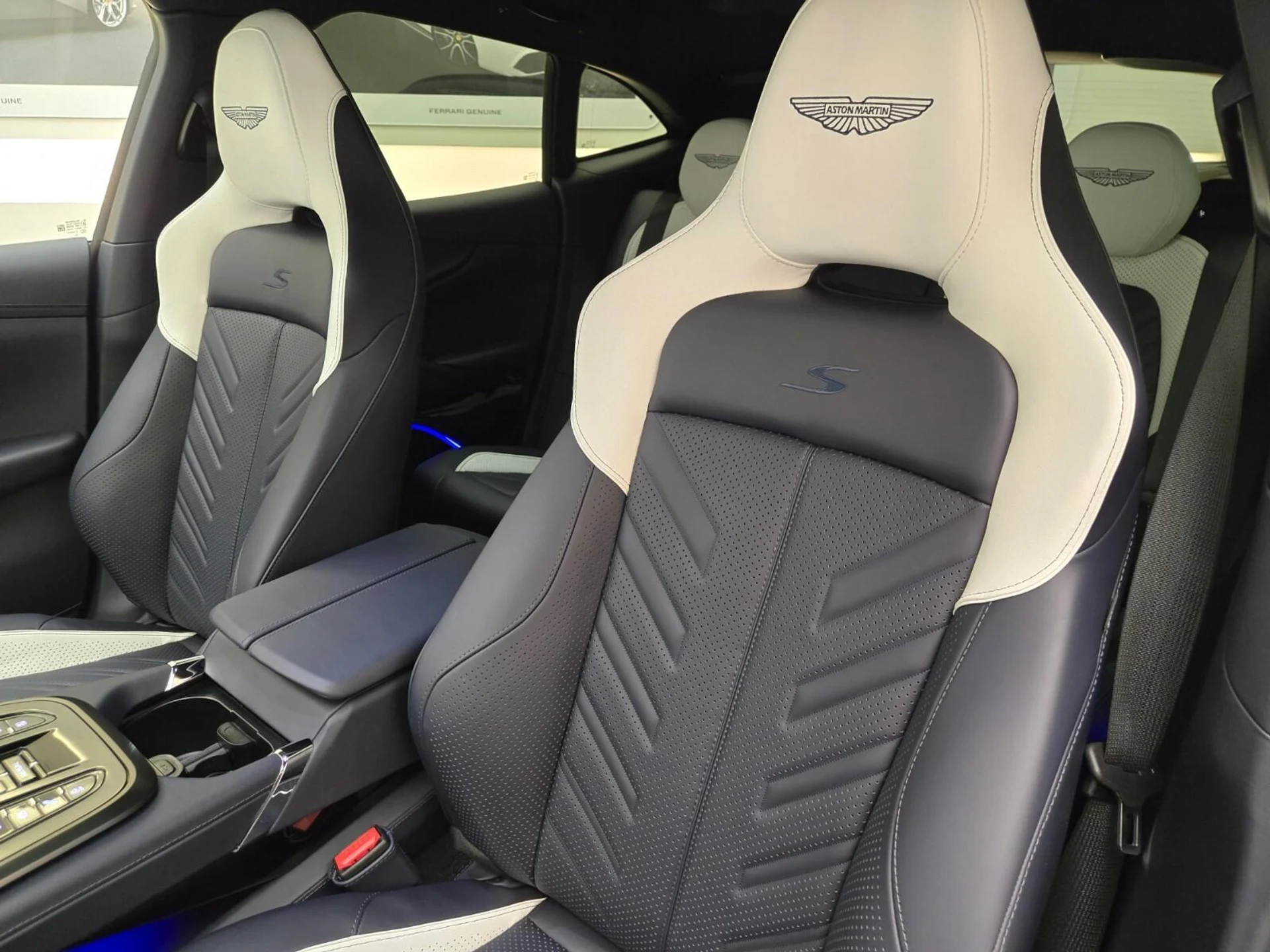 mph031_1833119633_New_2026_Aston_Martin_DBX_S_1780118659_379d5ad7d8