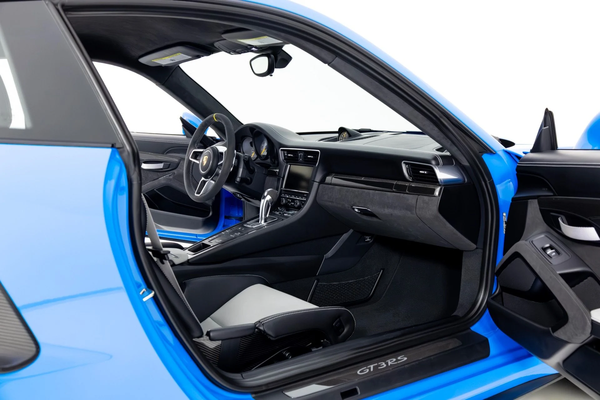 mph031_1835405259_Used_2016_Porsche_911_GT_3_RS_1769037881_ad32d9035a