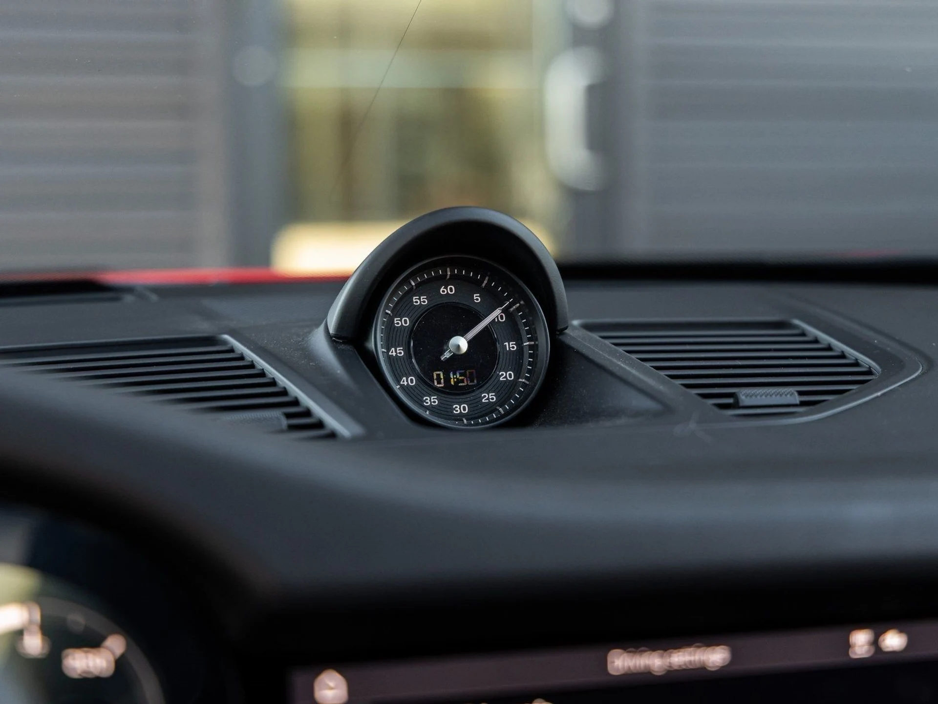 mph031_1863943807_32_5afbfdf382