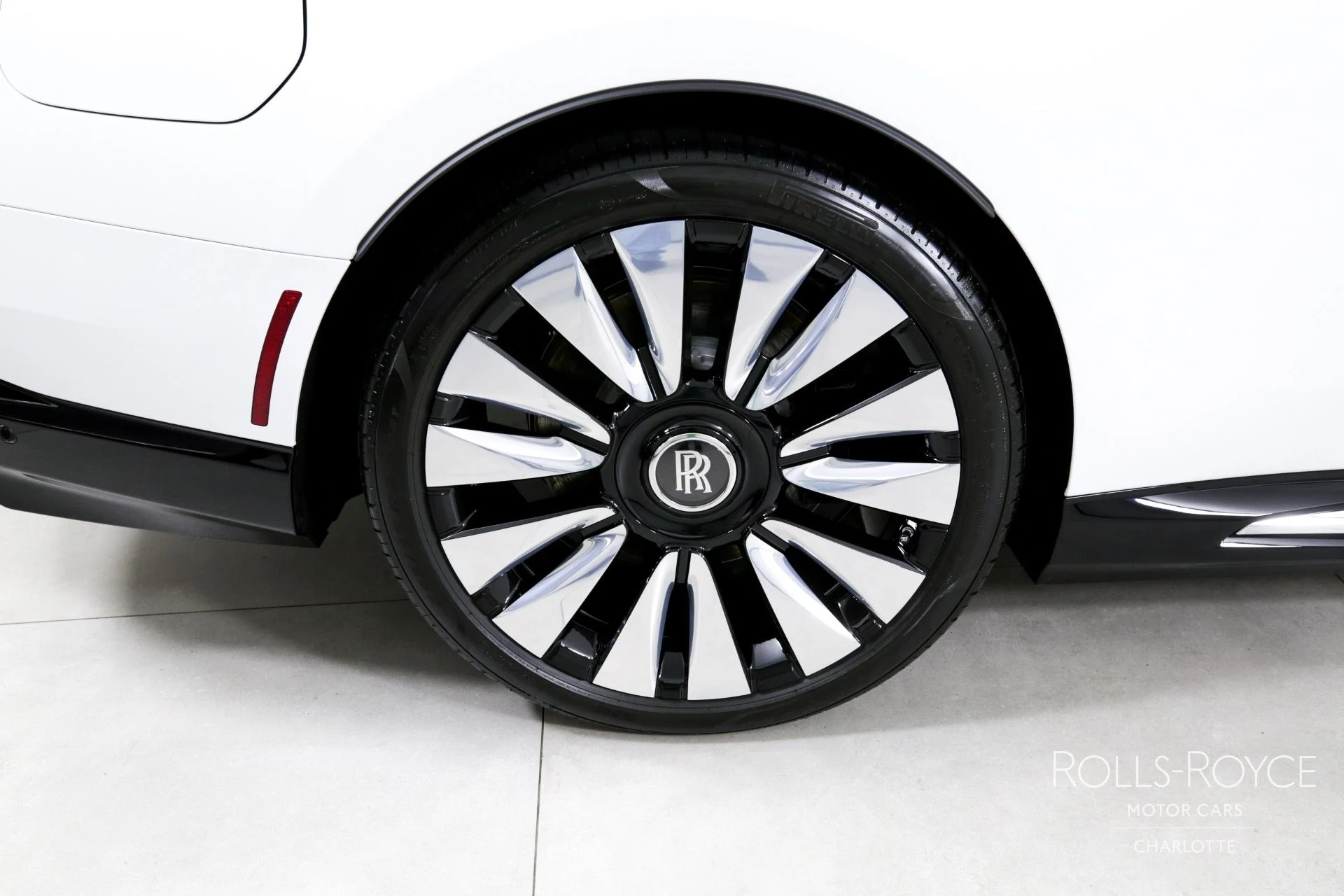 mph031_1866680470_Used_2024_Rolls_Royce_Spectre_1722271602_cb7049f84e