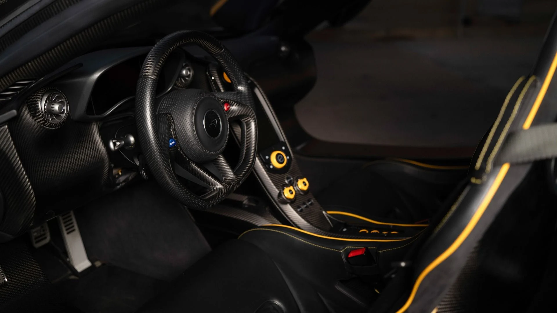 mph031_1867308868_Used_2013_Mc_Laren_P1_Coupe_1779235230_cb261f3792