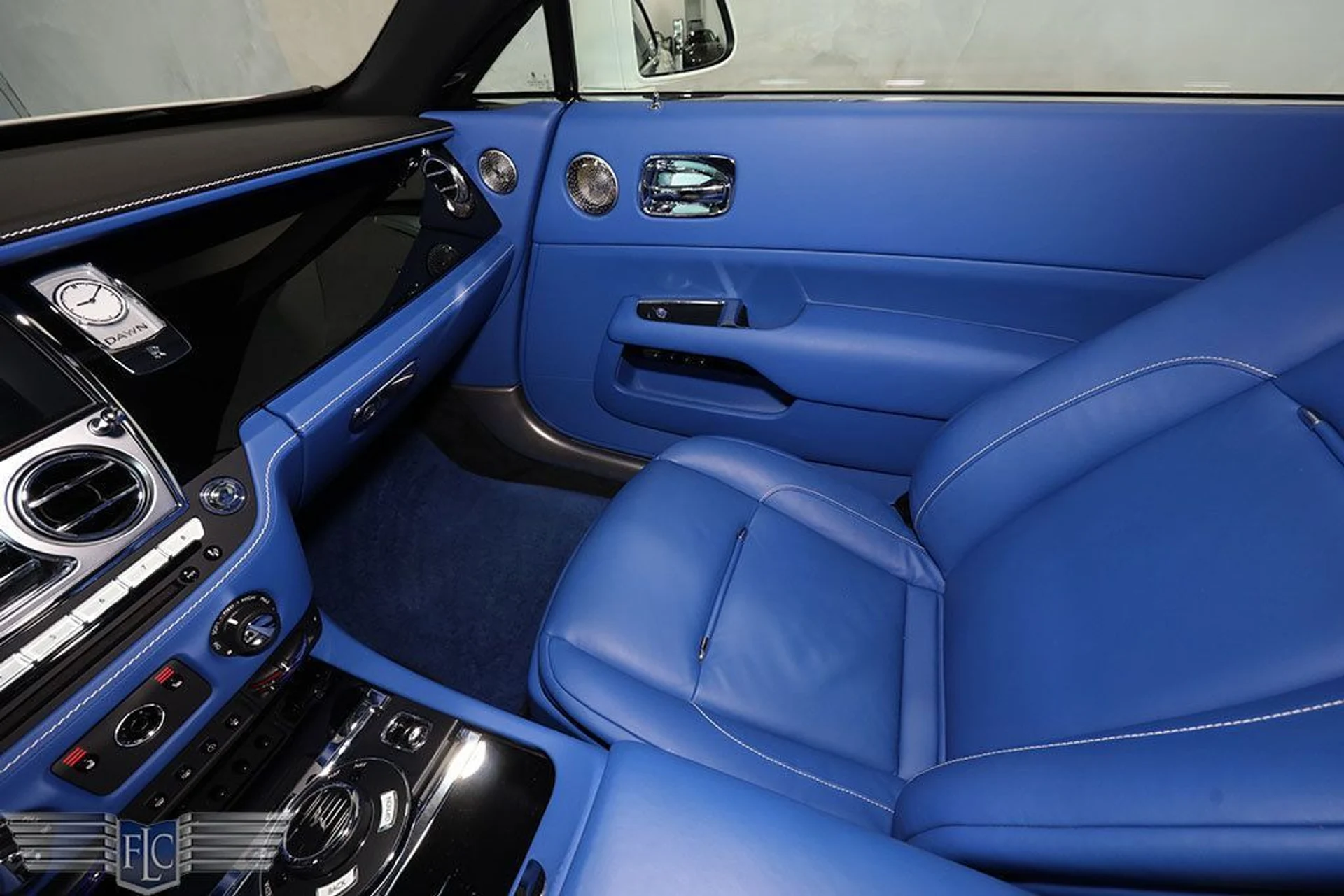 mph031_1875667413_used_2020_rolls_royce_dawn_convertible_9689_22662057_32_1024_9d74623798