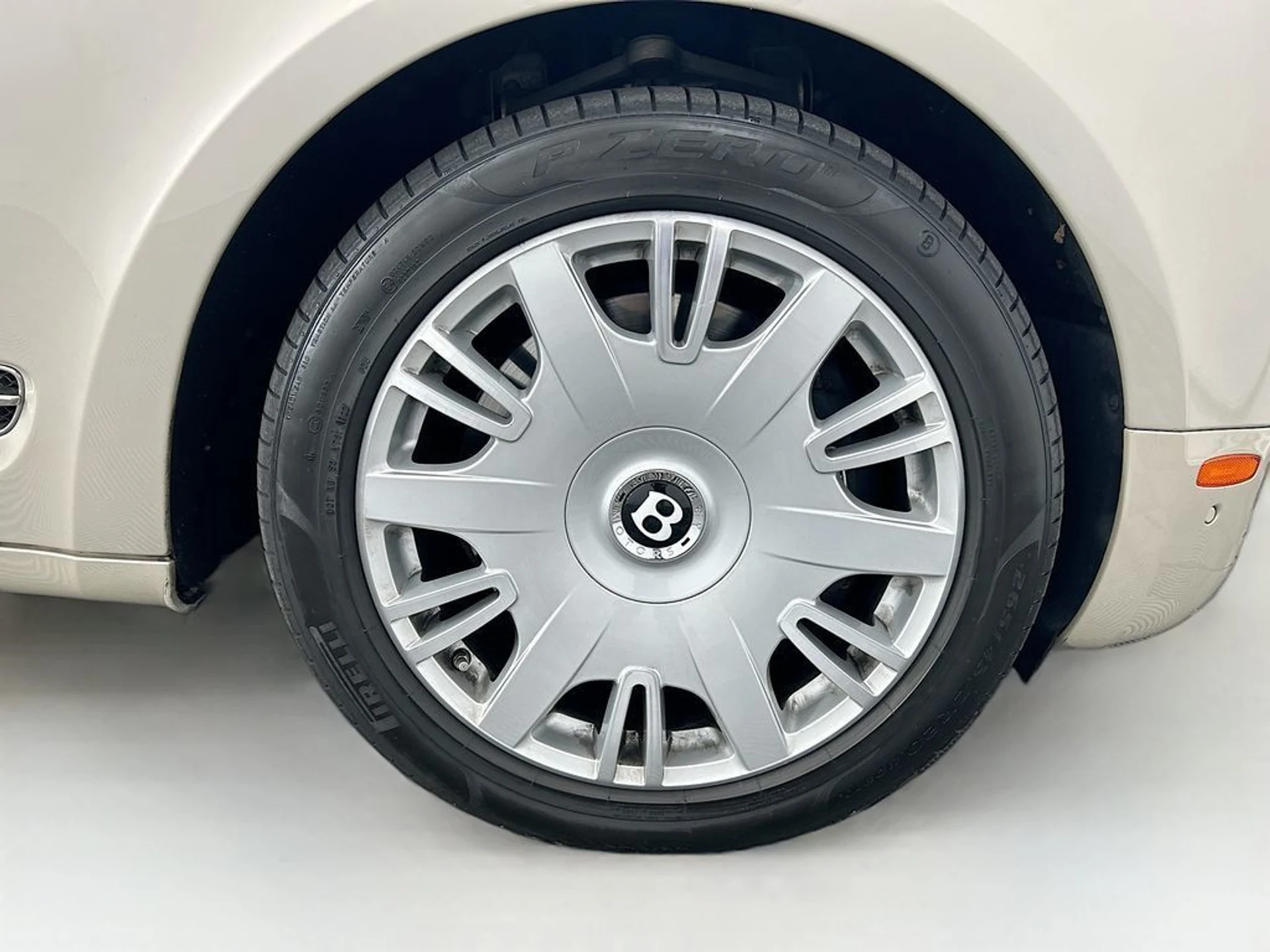 mph031_1884521870_used_2016_bentley_mulsanne_4drsedan_8119_22991527_32_1024_66fe4c2873
