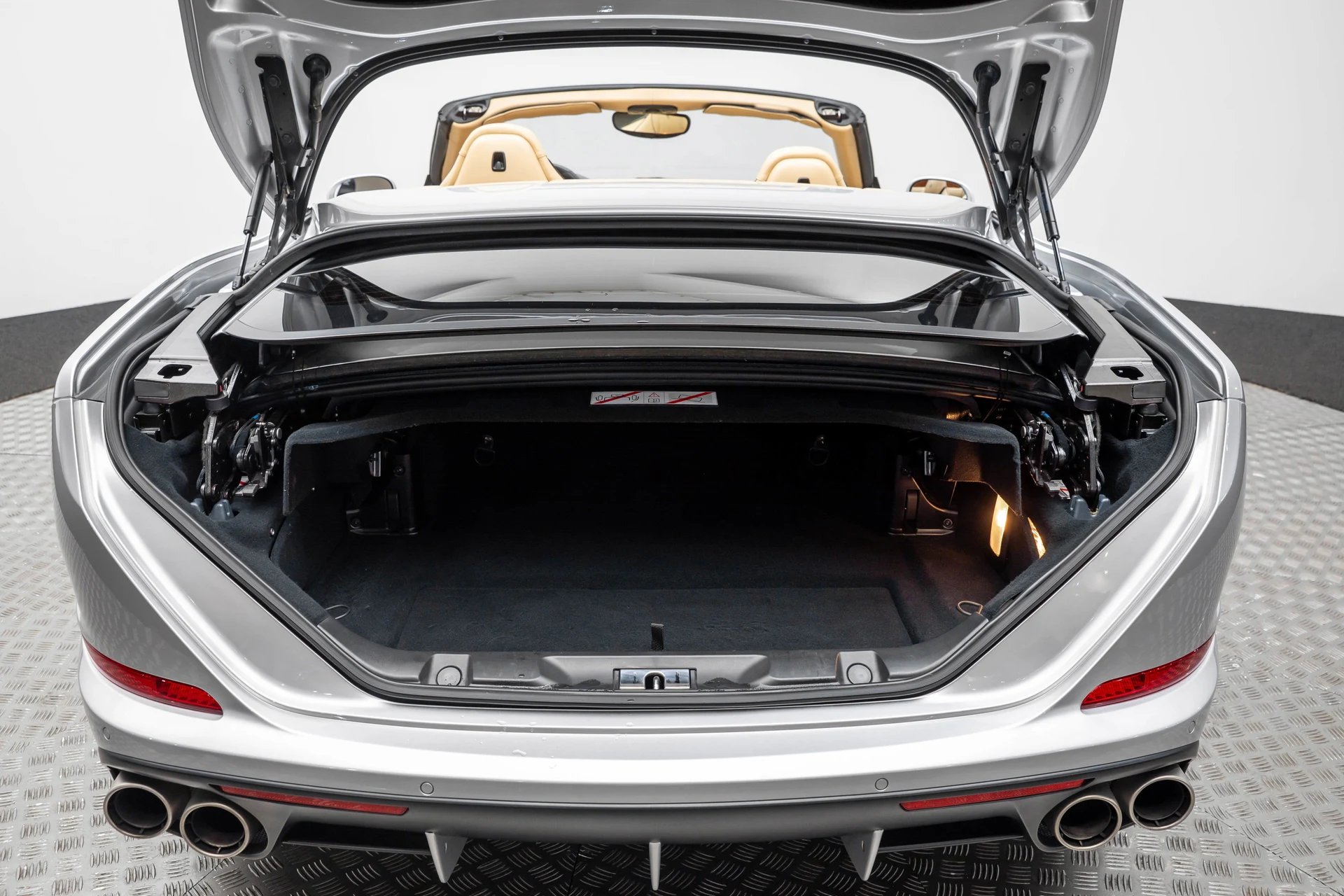 mph031_1885595074_57bafa89d3714bb6b6df74a76adca83b_778e12d873