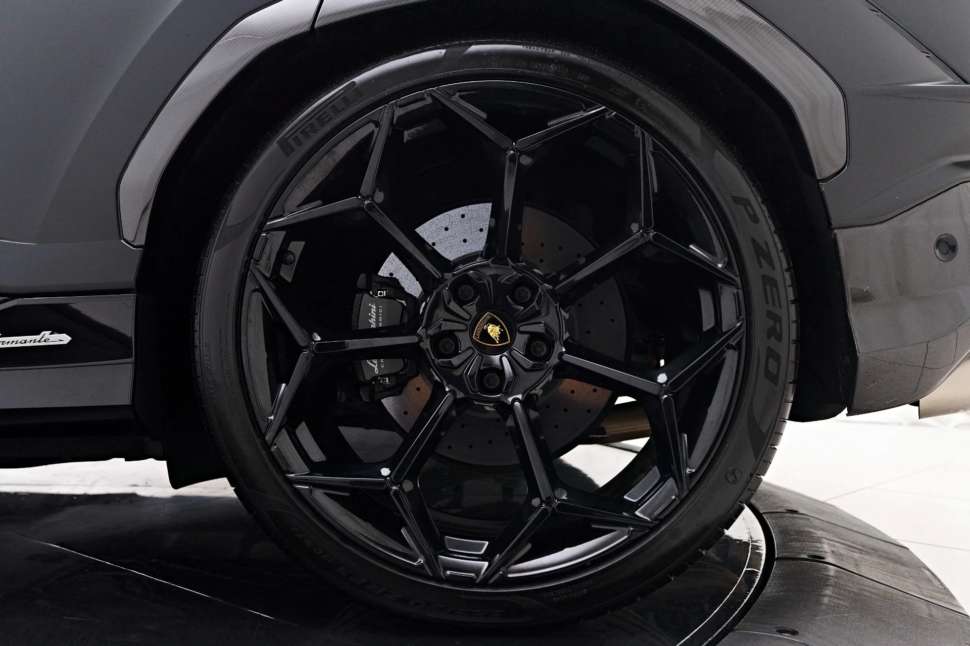 mph031_1887557141_Used_2023_Lamborghini_Urus_Performante_1756943499_8d7dd9530b
