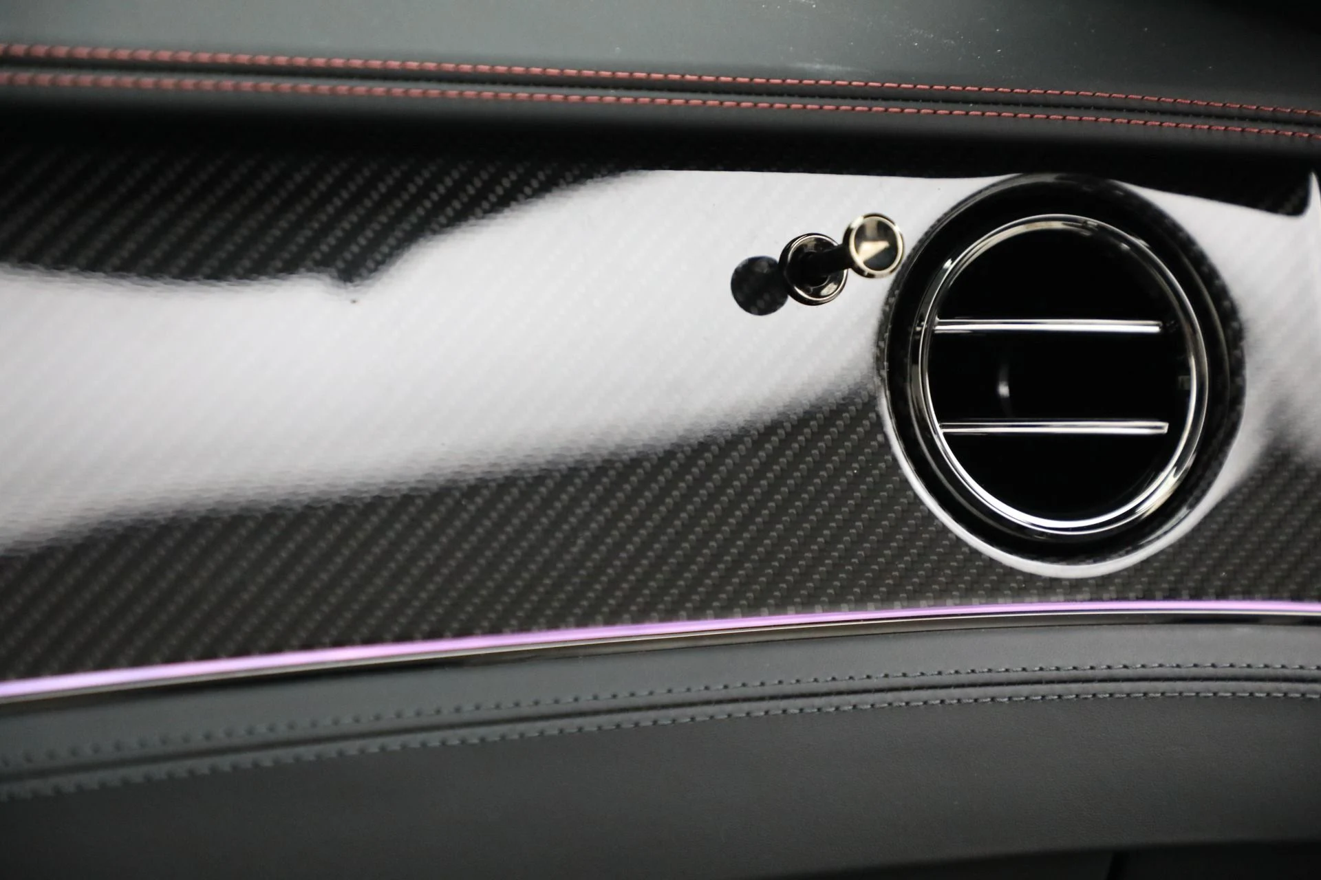 mph031_1888318953_New_2025_Bentley_Continental_GTC_Black_Edition_b9cd5d143c