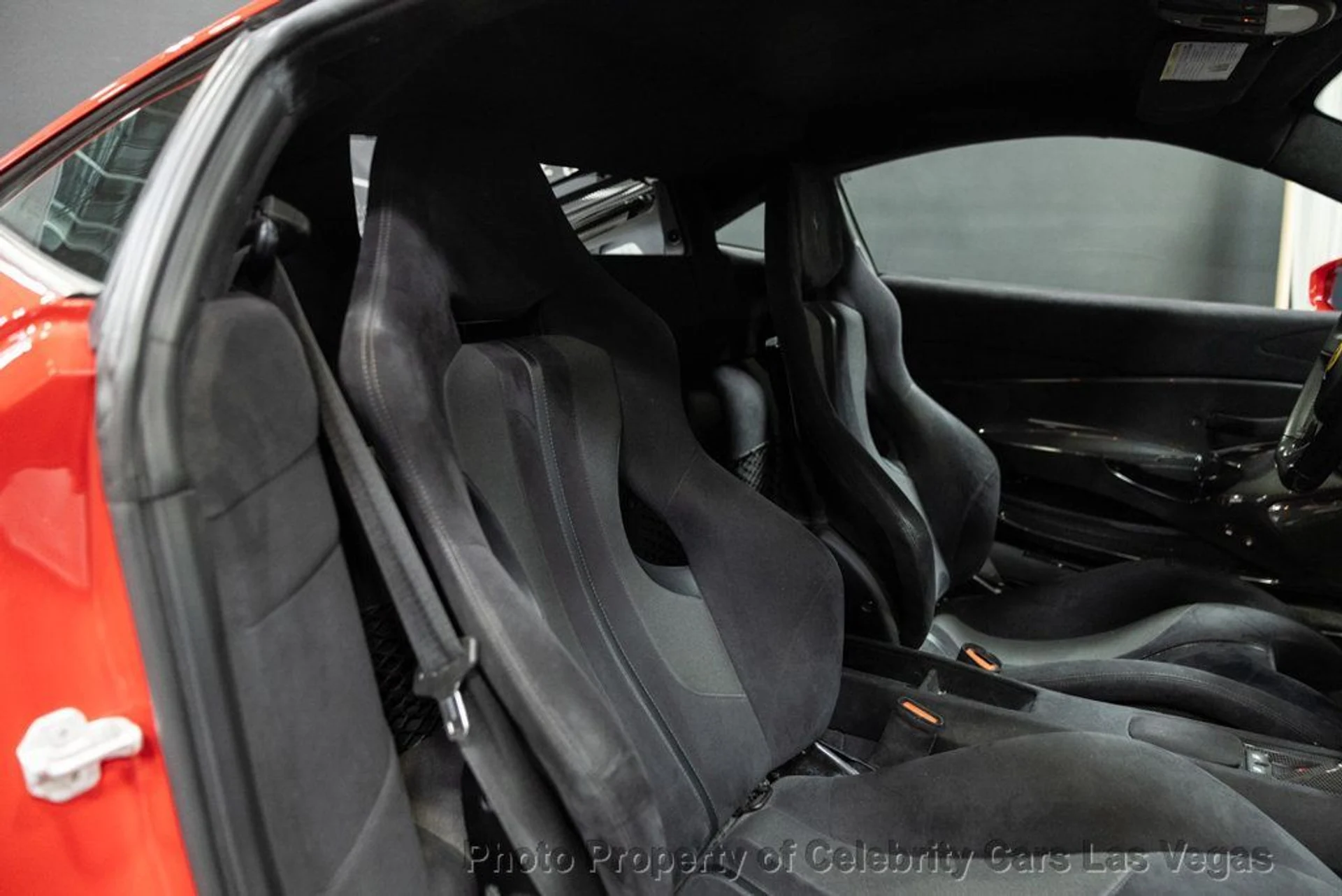 mph031_1893189602_used_2020_ferrari_488_pista_488pista_9707_22881608_32_1024_e0aa5d920d