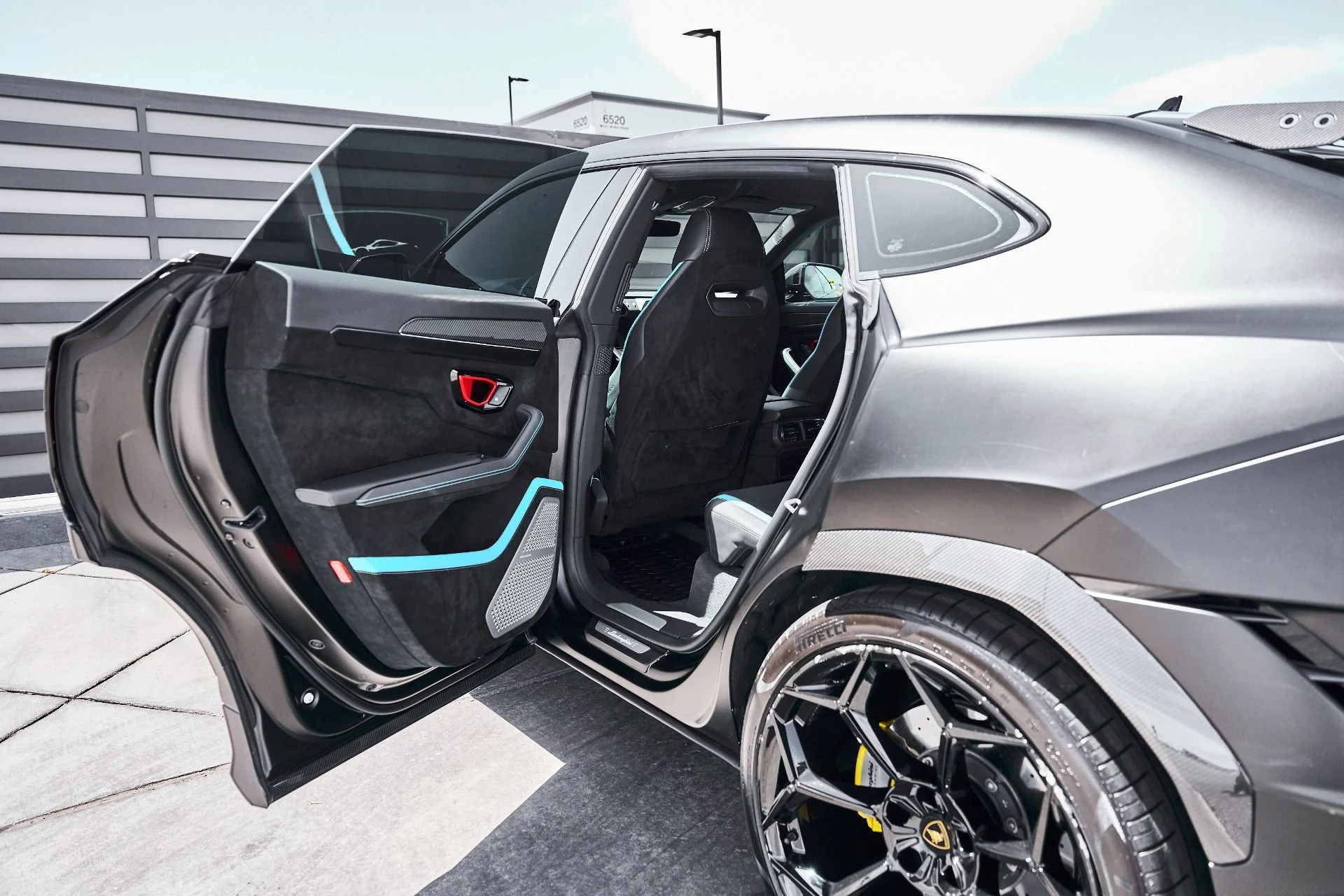 mph031_1897418592_Used_2024_Lamborghini_Urus_Performante_1779865497_ac332314d5