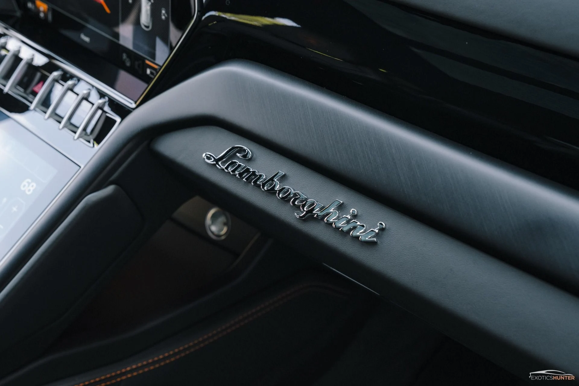 mph031_1900638935_Used_2022_Lamborghini_Urus_Grigio_Telesto_Bang_Olufsen_Sound_1758233424_5413fd92a3