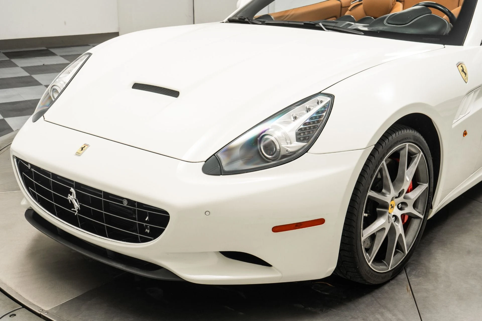 mph031_1905879677_Used_2014_Ferrari_California_1756832165_532a6b62be