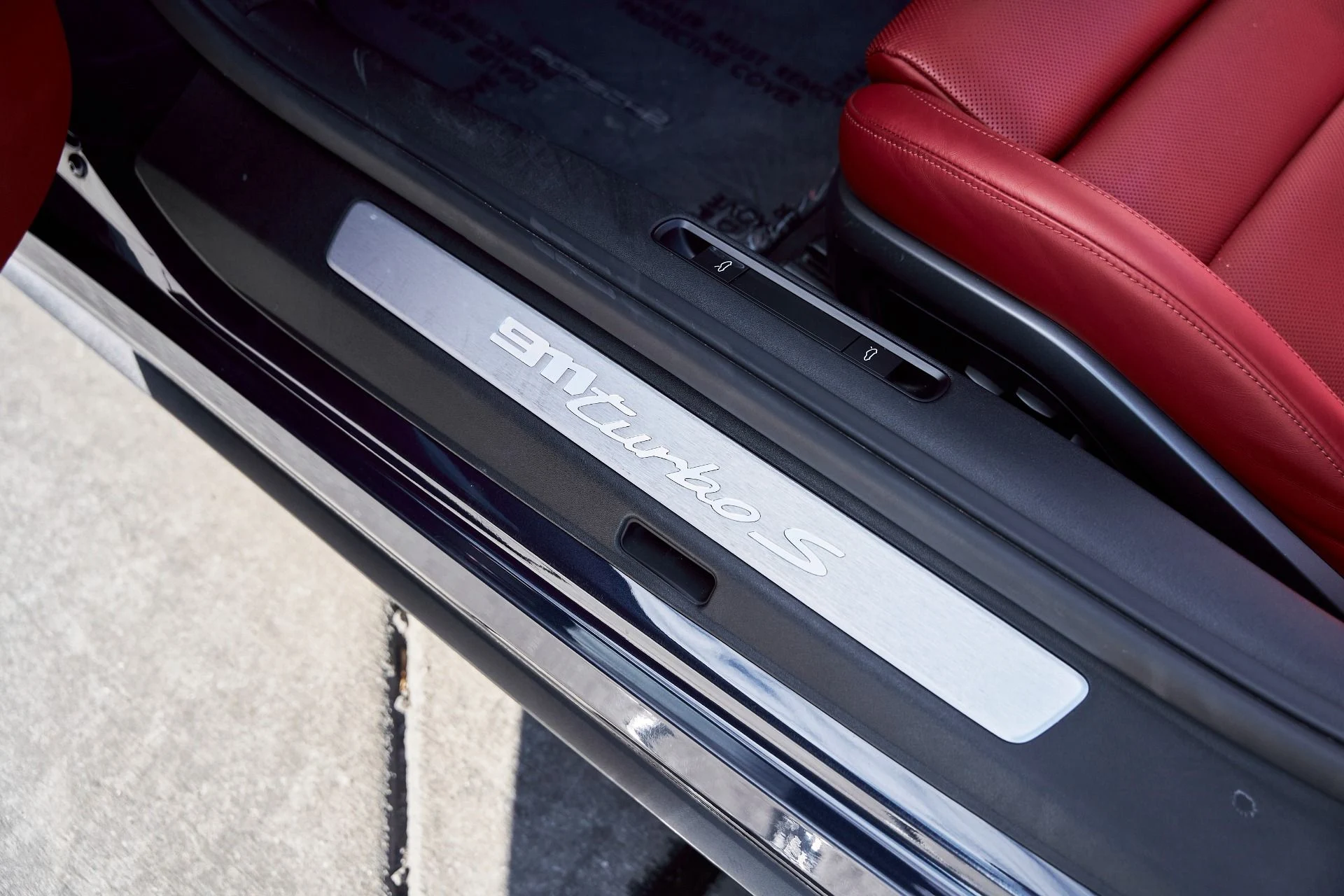 mph031_1906989279_Used_2021_Porsche_911_Turbo_S_1767839079_8dd5ce9f43