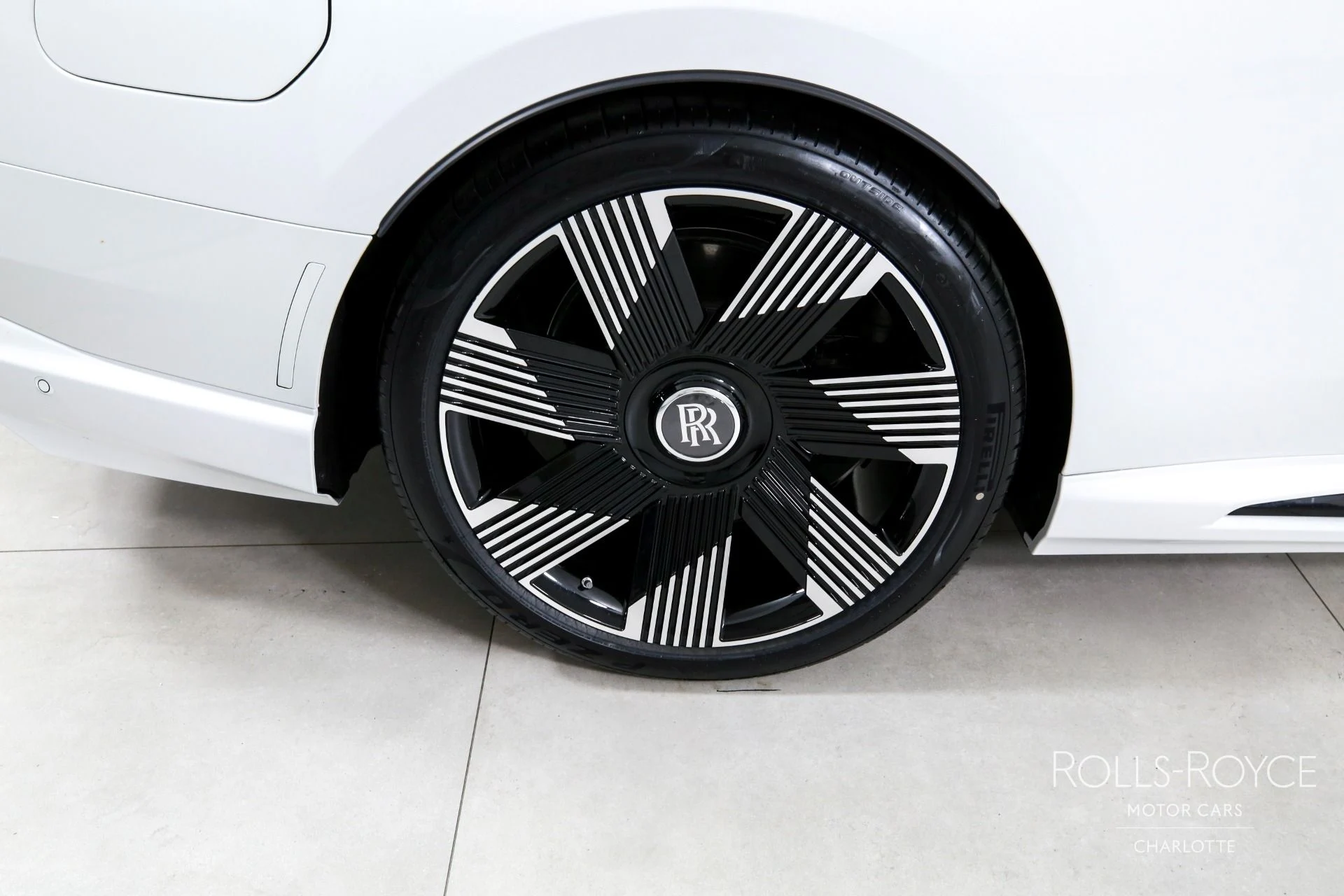 mph031_191705321_Used_2024_Rolls_Royce_Spectre_1776091344_699bdc039d