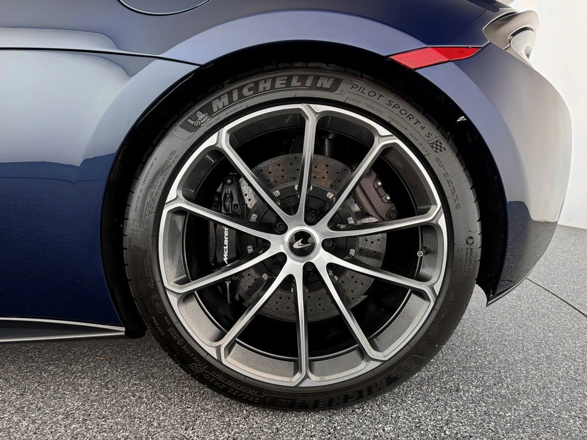 mph031_1917925694_54b000dd65308a87a217f366cadd9ec4_44c250bd3e