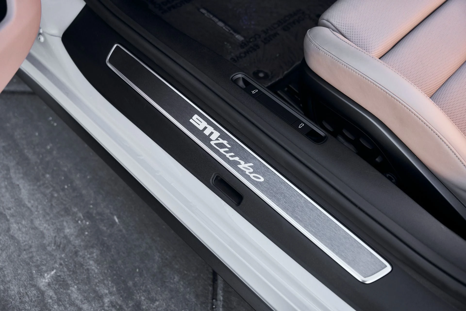 mph031_1919073689_Used_2024_Porsche_911_Turbo_1768616359_87a8db070f