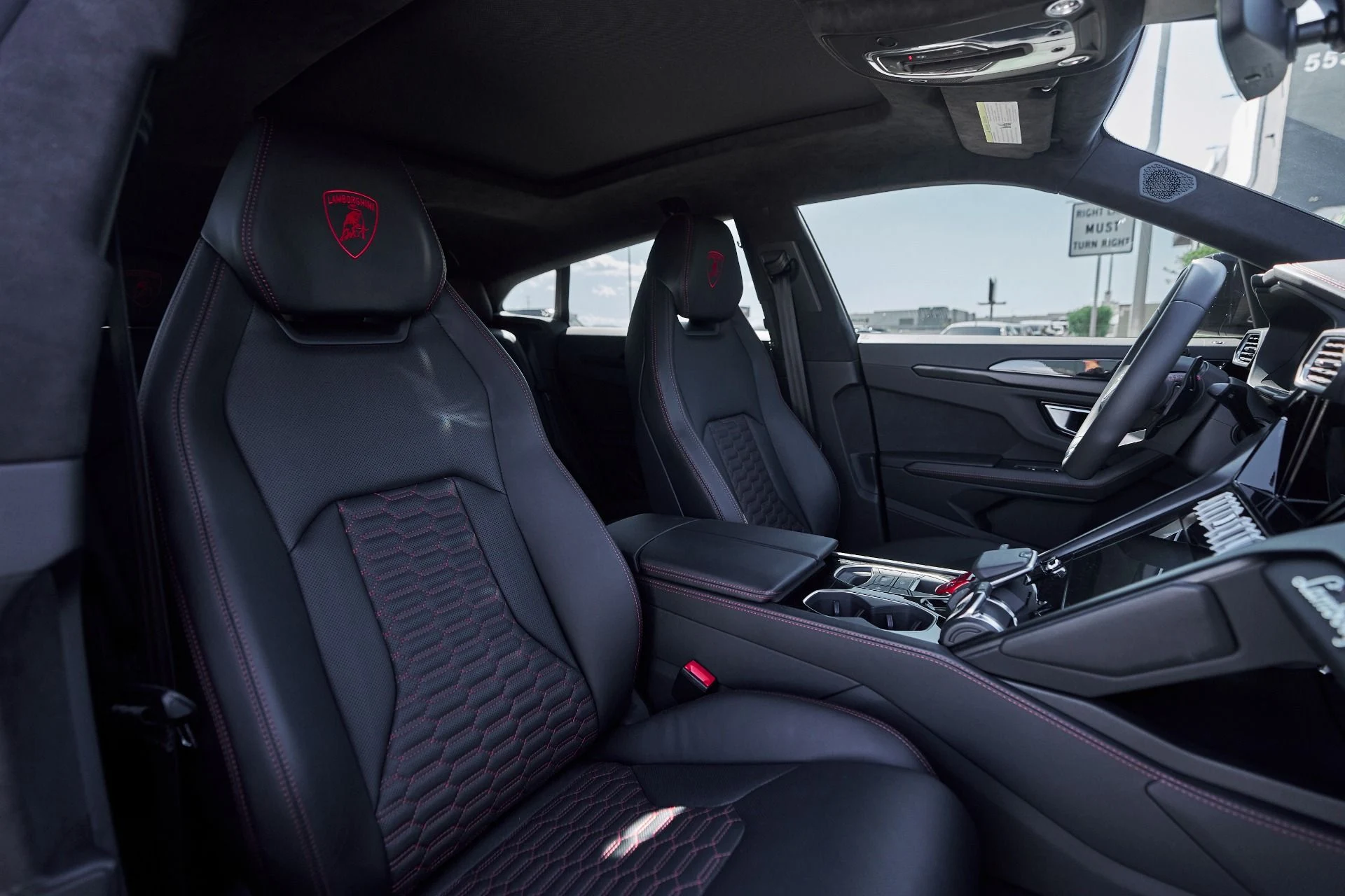 mph031_1936669735_Used_2021_Lamborghini_Urus_Base_1759523198_87c46d454c