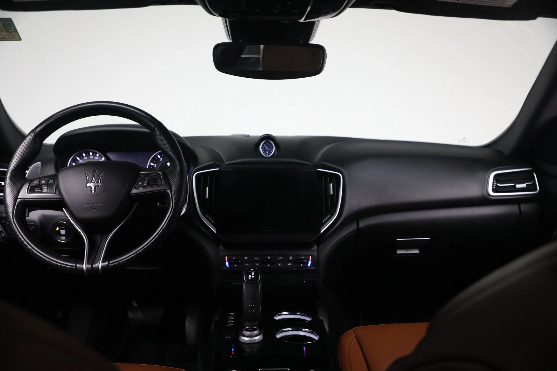 mph031_1941872968_Used_2023_Maserati_Ghibli_Modena_Q4_1773409122_5cdb38f71c