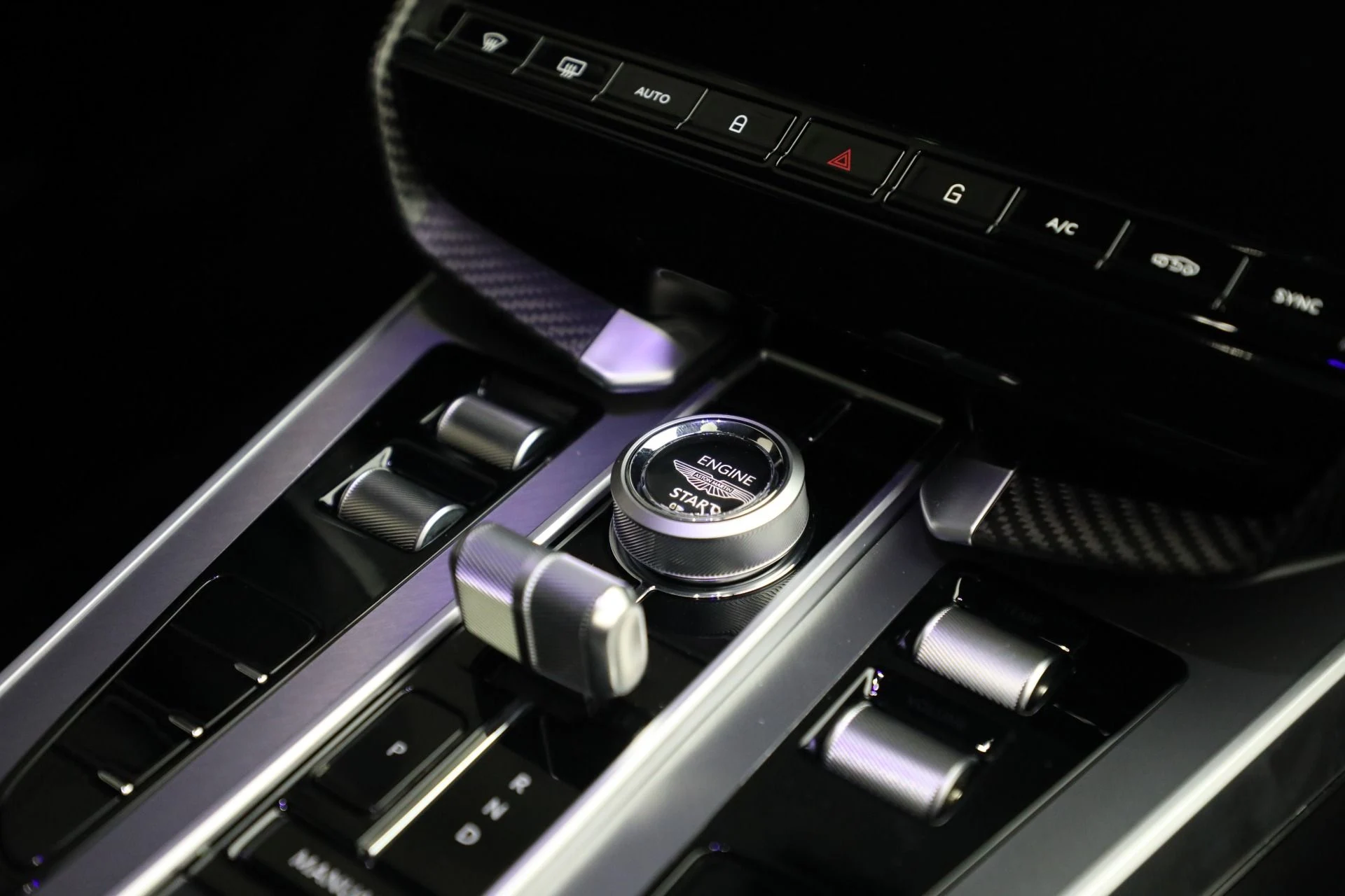 mph031_1942864829_New_2025_Aston_Martin_Vanquish_659ee0b178