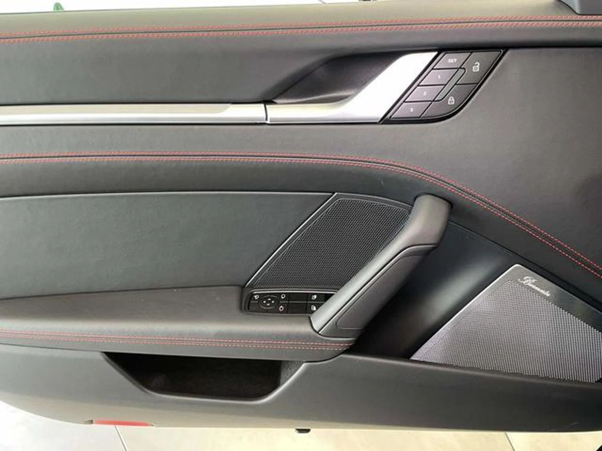 mph031_1944632526_y_Vv_Ivc_P3t4t9_F_Ox_I1_Jgli_Hi_j7_M_f81634d003