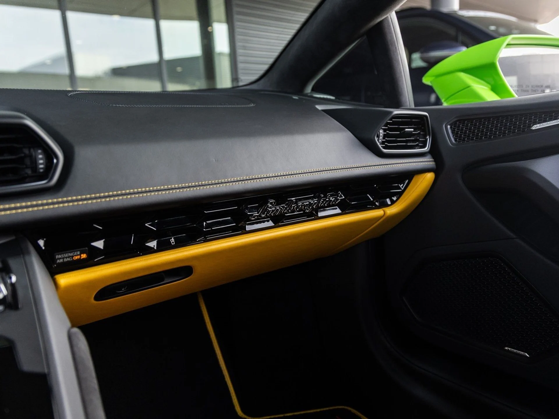 mph031_196001658_32_47f132b880