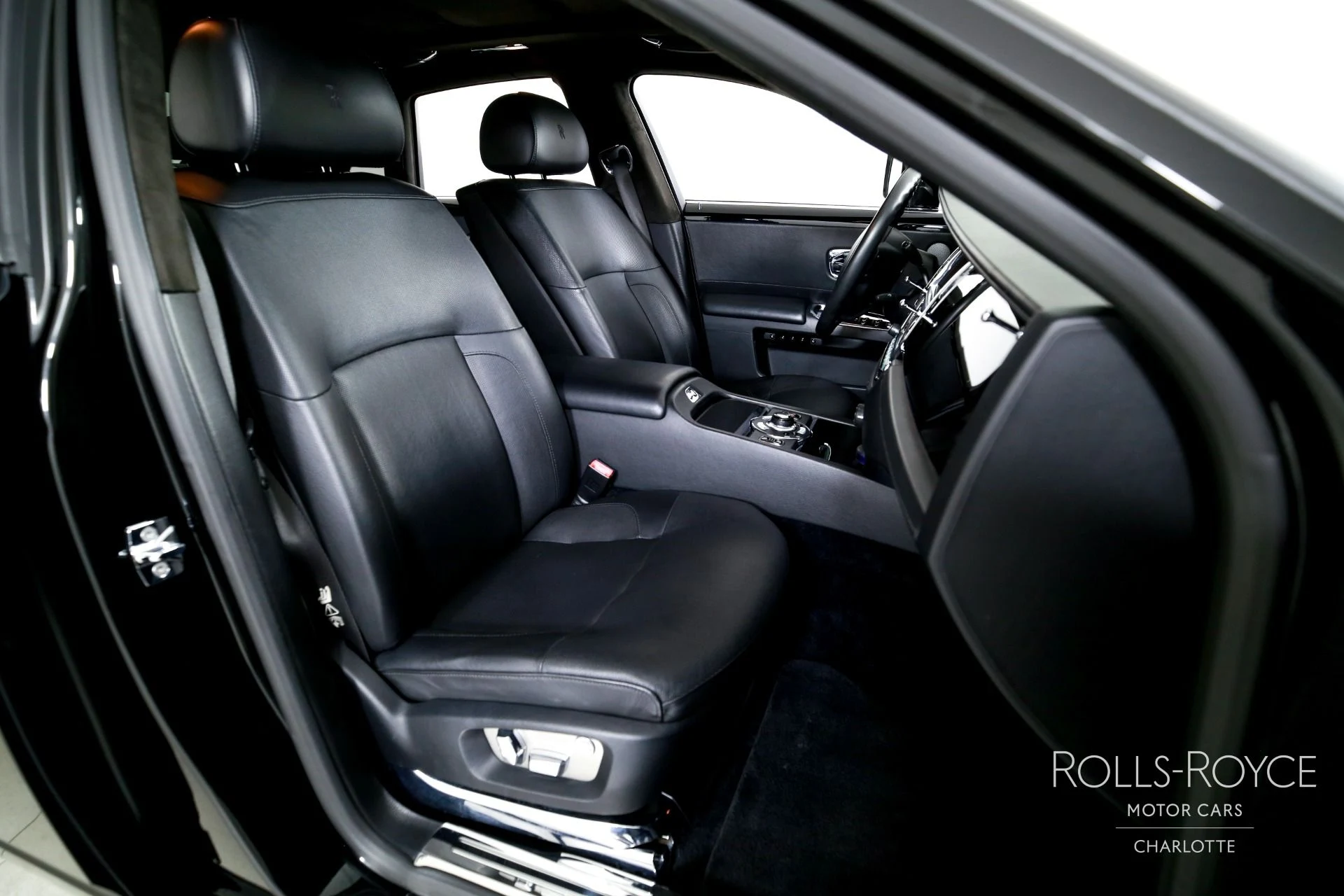 mph031_2007803977_Used_2011_Rolls_Royce_Ghost_1781189542_508ec2e87f