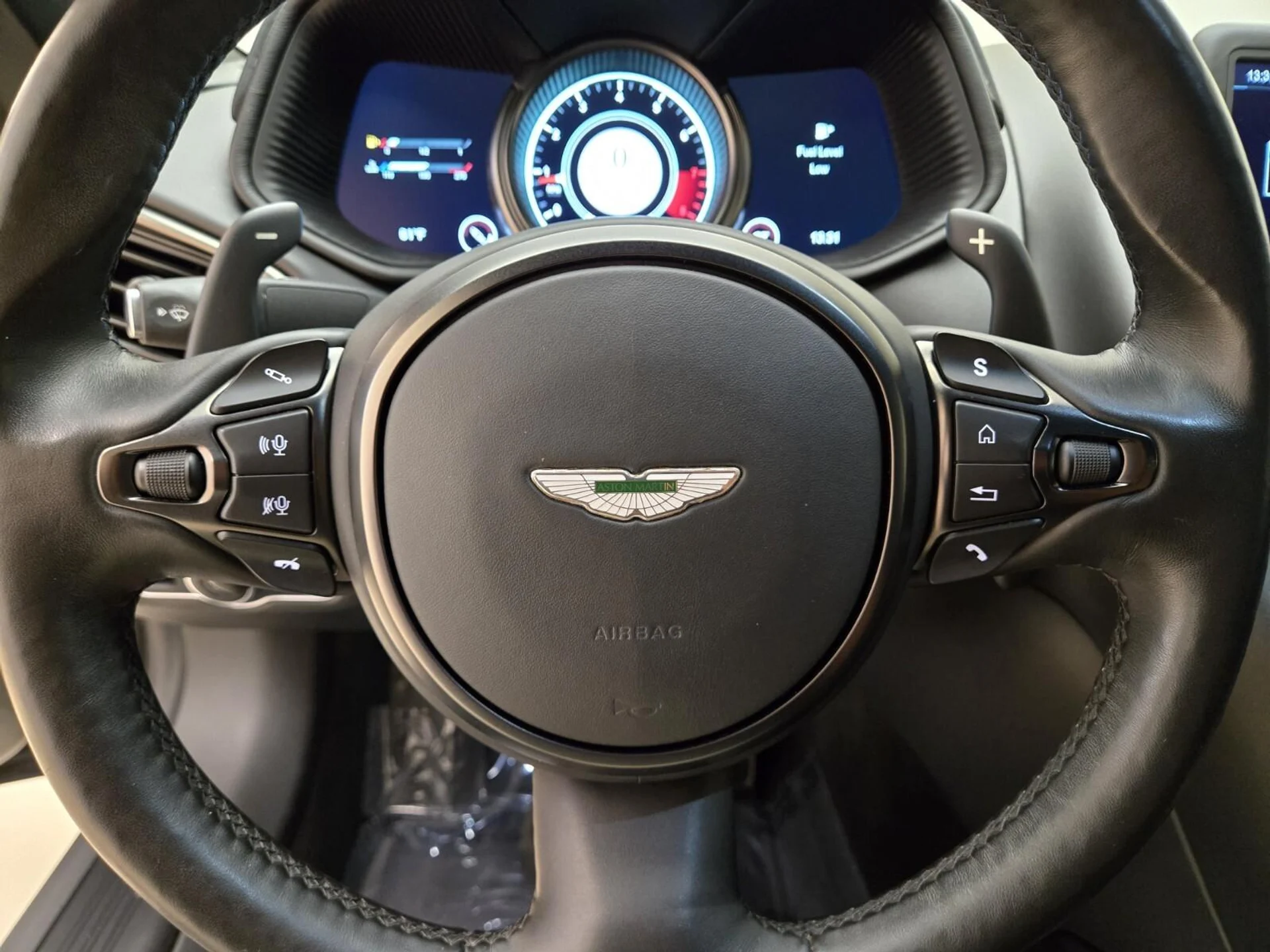 mph031_2007944290_Used_2020_Aston_Martin_DB_11_1727783519_1a96f6d282