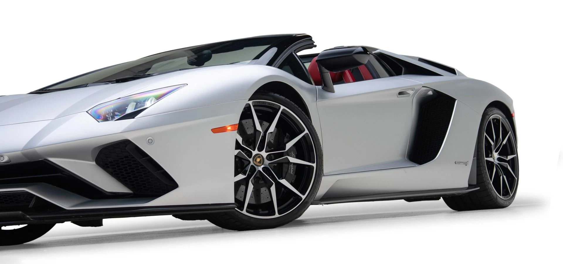 mph031_2016112322_Used_2018_Lamborghini_Aventador_Roadster_LP_740_4_S_1779296904_89401a2f6c