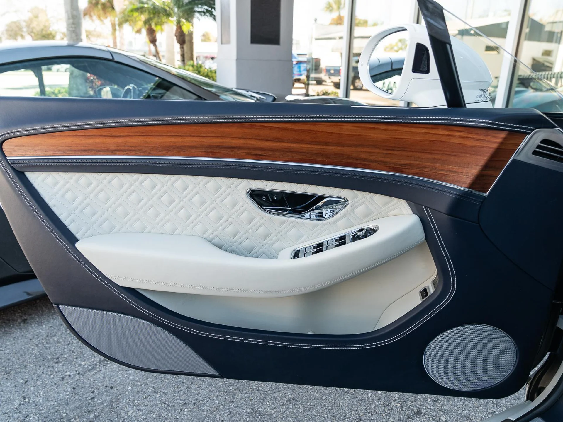 mph031_201696977_Used_2022_Bentley_Continental_GT_Mulliner_1771927237_f42e503795