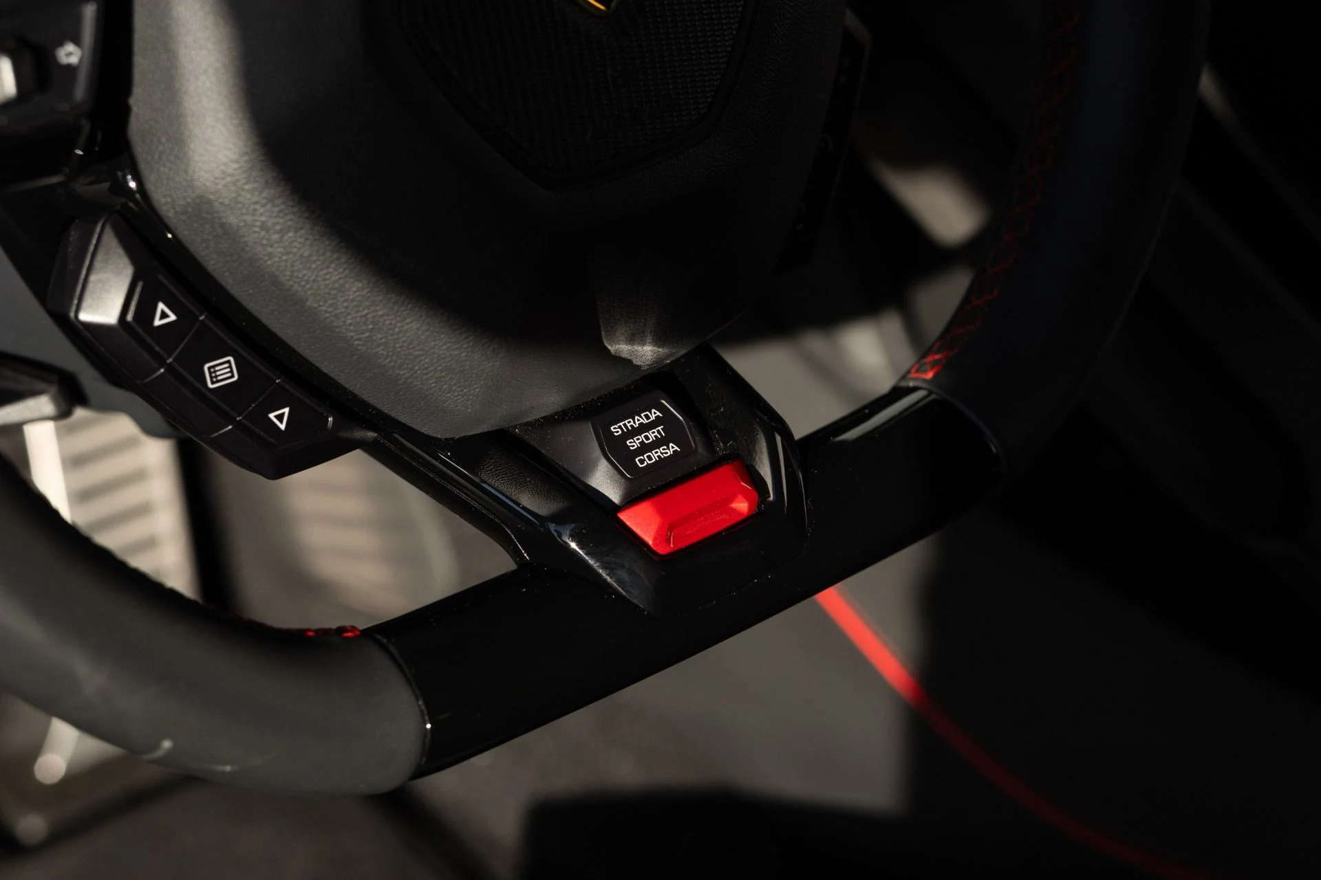 mph031_2022919027_Used_2020_Lamborghini_Huracan_EVO_1769630384_e286bc2902