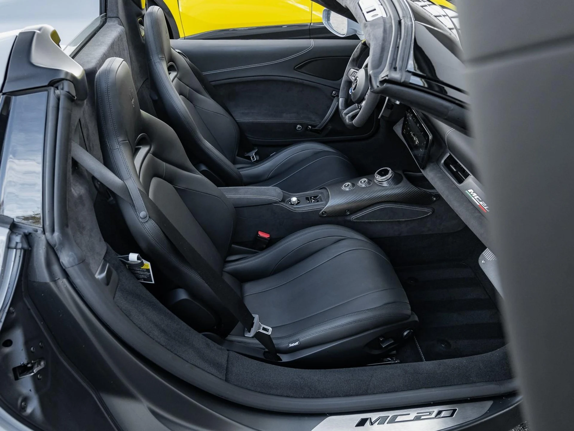 mph031_2025521959_Used_2023_Maserati_MC_20_Cielo_1753203990_cb84c66624