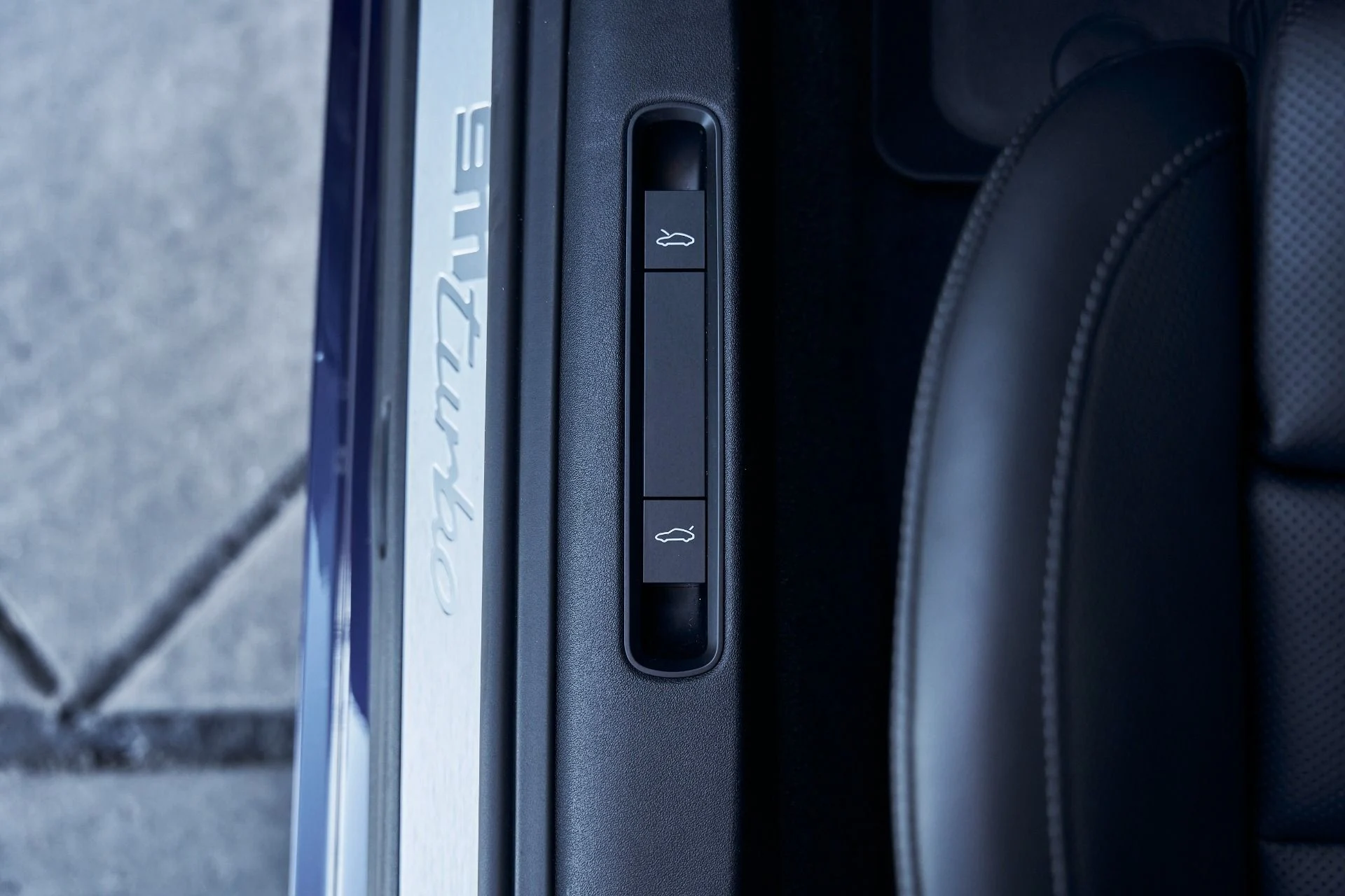 mph031_2025795845_Used_2024_Porsche_911_Turbo_1770087208_136229a8be