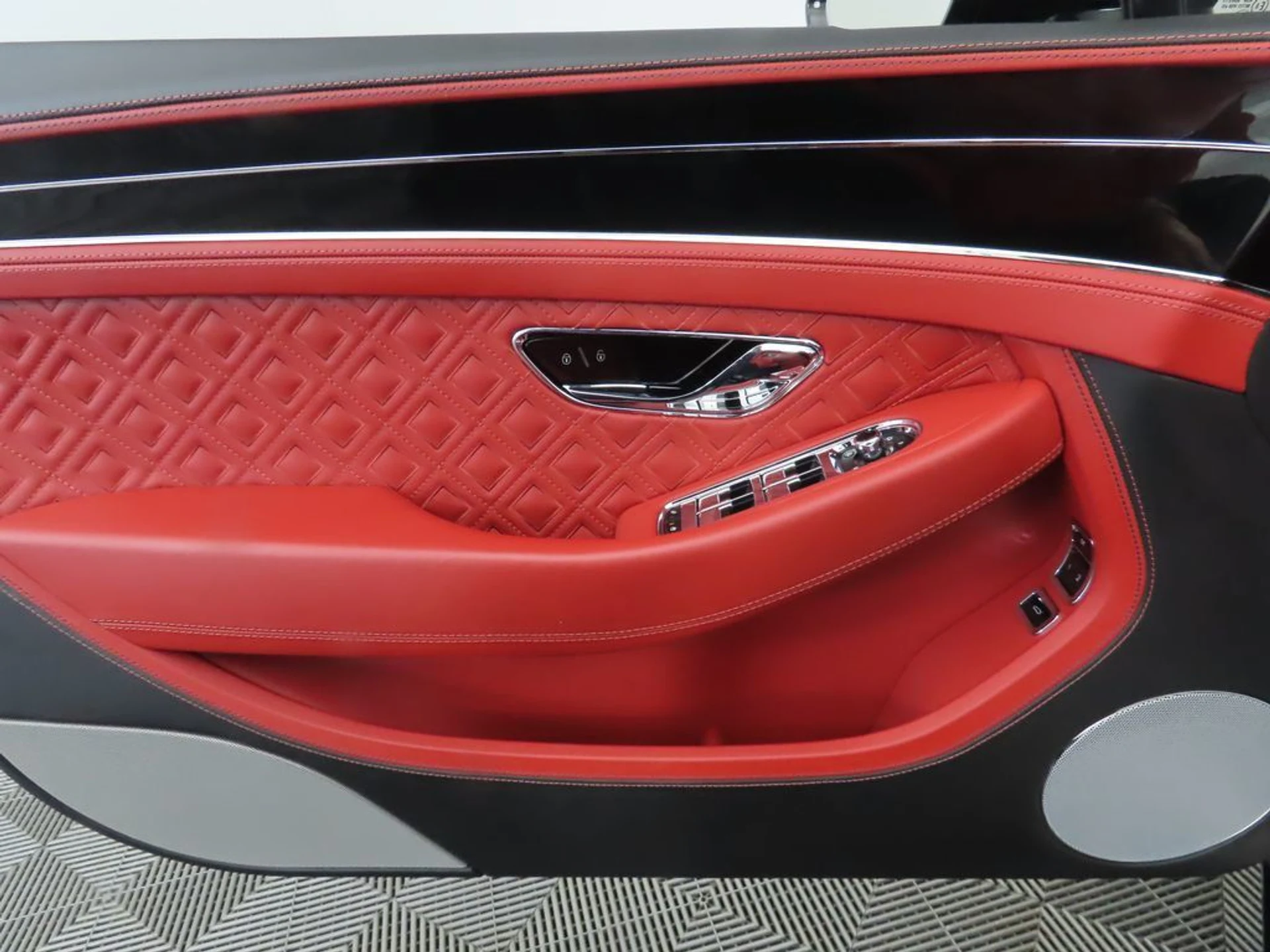 mph031_2026188461_used_2020_bentley_continental_gtv8firsteditionconvertible_8119_22948234_32_1024_9fdebe0978