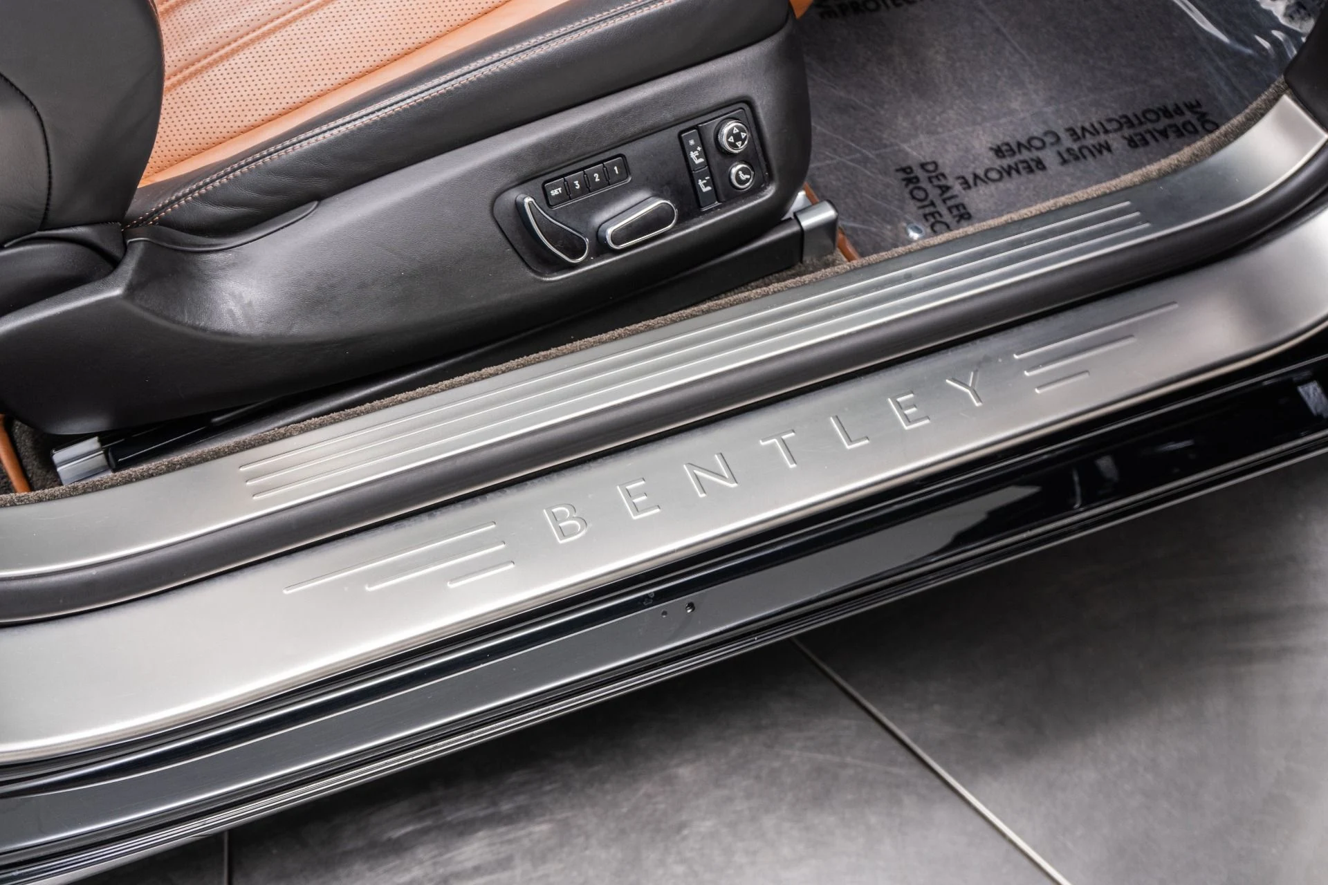 mph031_2030637287_Used_2014_Bentley_Continental_GTC_V8_Color_Specification_Naim_Audio_1791232488_ab61c35e9e