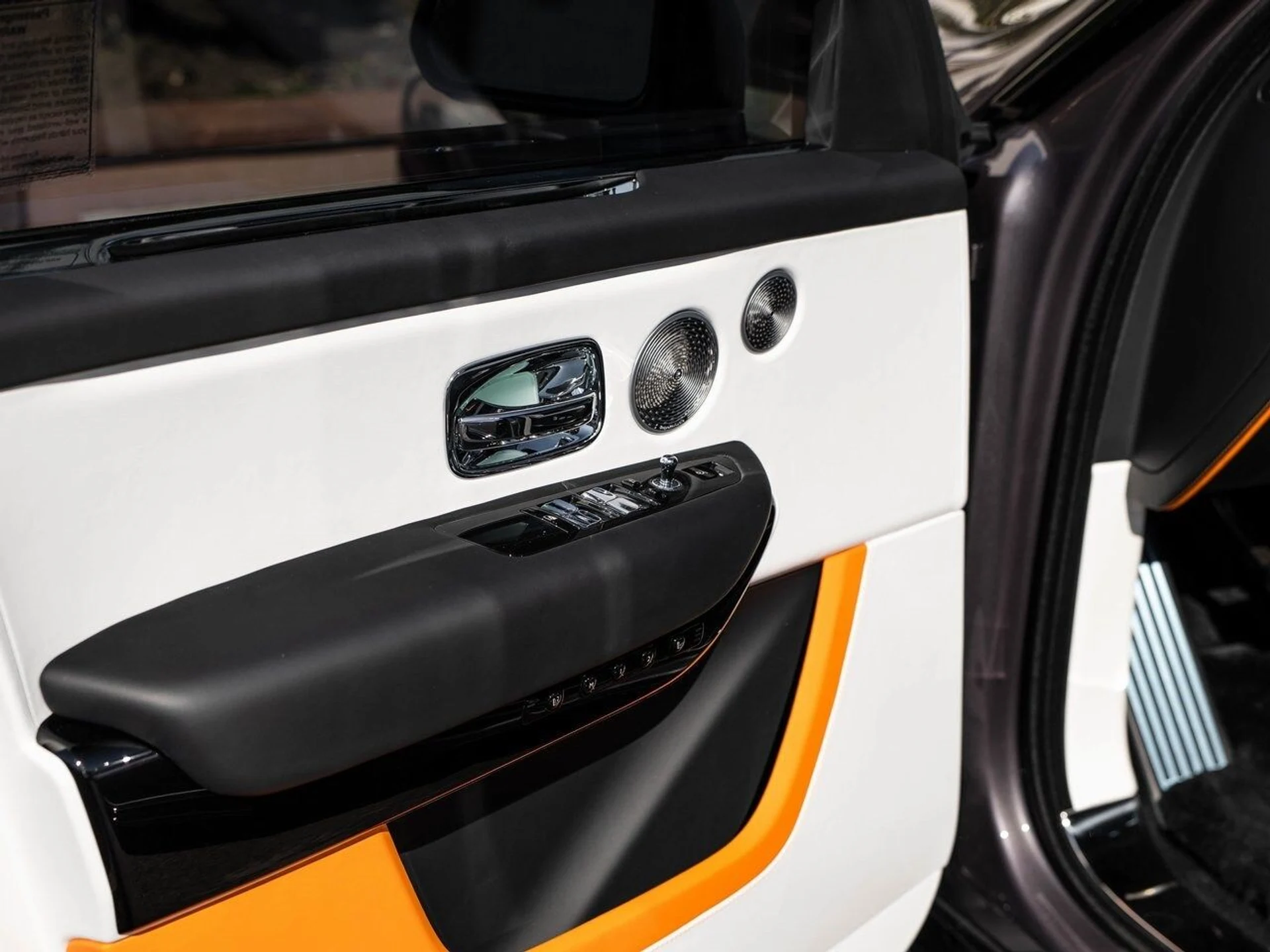 mph031_2036970004_f23088a869bc080a5d0682006e3be0eex_4fca221755