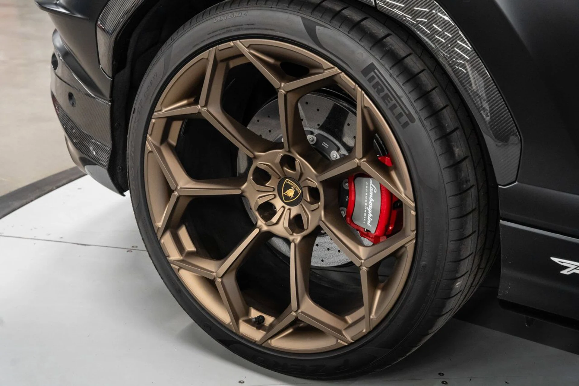 mph031_2046406682_lamborghini_urus_2023_1e8fddf38e