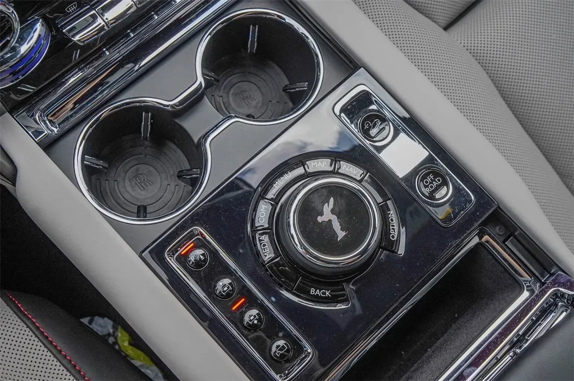 mph031_2055617090_054461f6d1664c989a44cce6de396d75_7558ef1ece