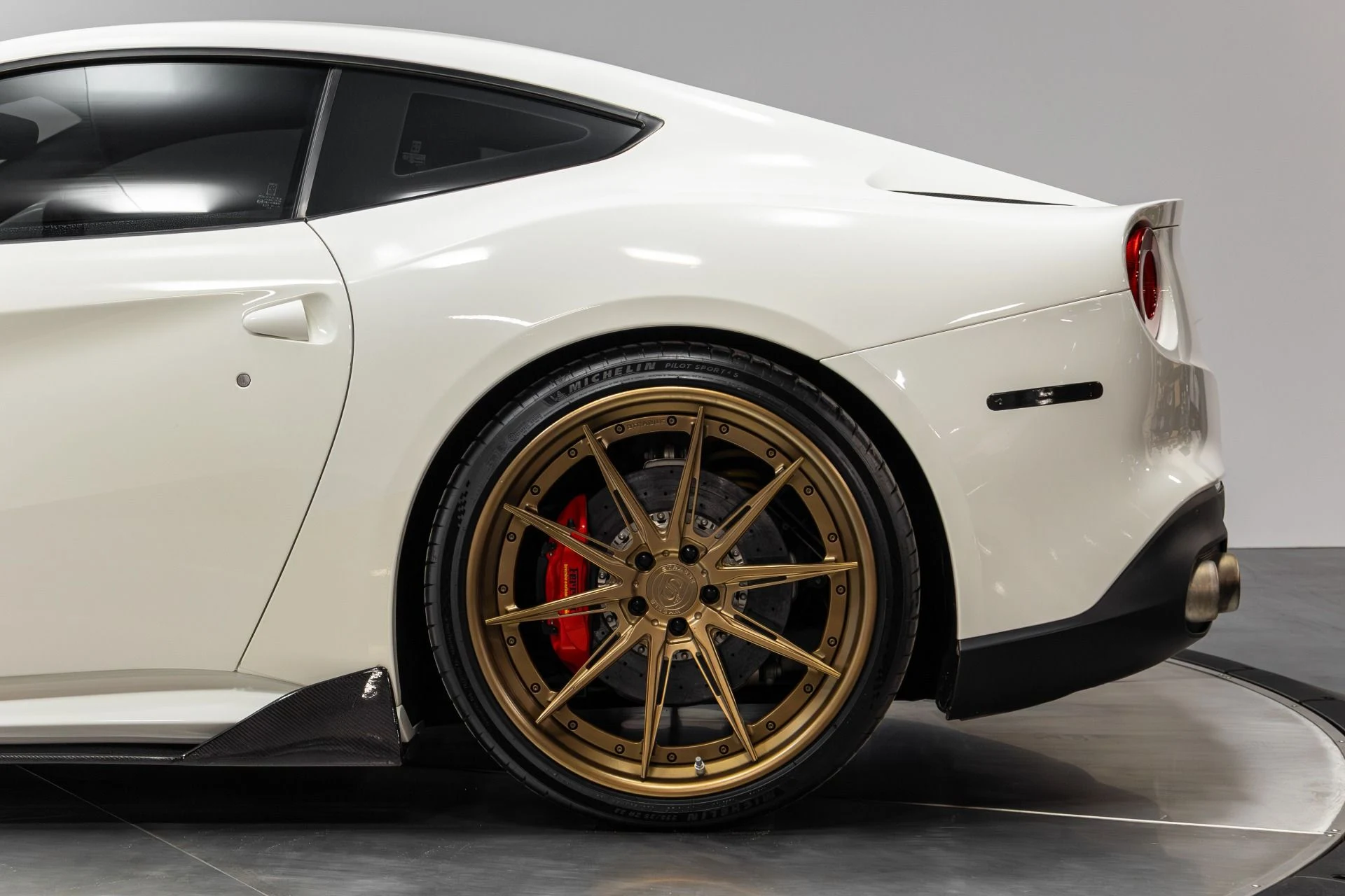 mph031_2066775273_Used_2014_Ferrari_F12_Berlinetta_1768579658_ebe193fabb