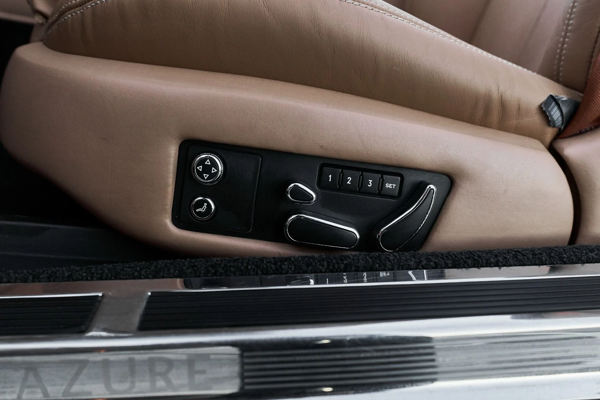 mph031_2068120187_Used_2009_Bentley_Azure_Base_1765906166_163232daee