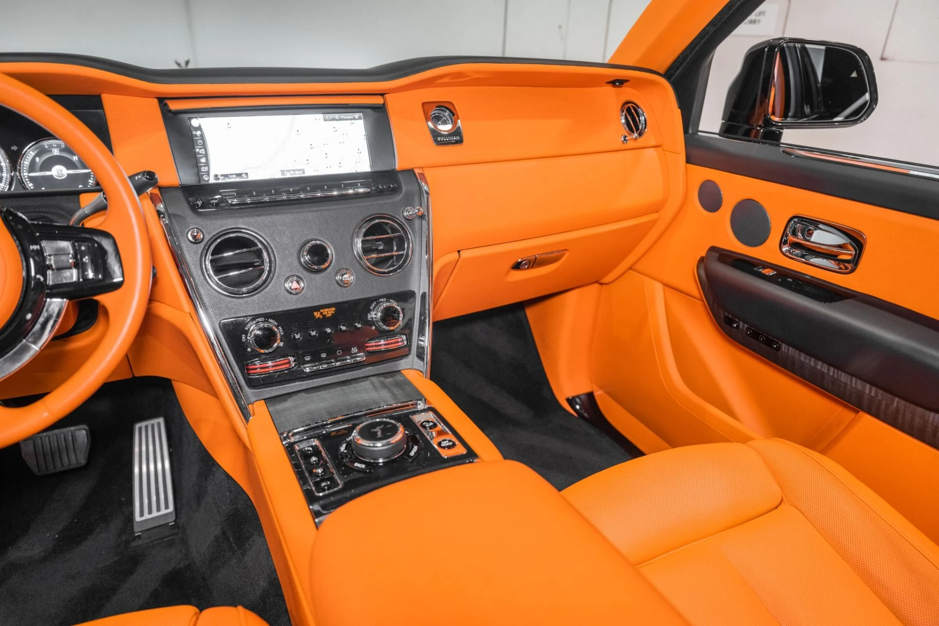 mph031_2072749383_Used_2020_Rolls_Royce_Cullinan_1773160473_d50c8927ad