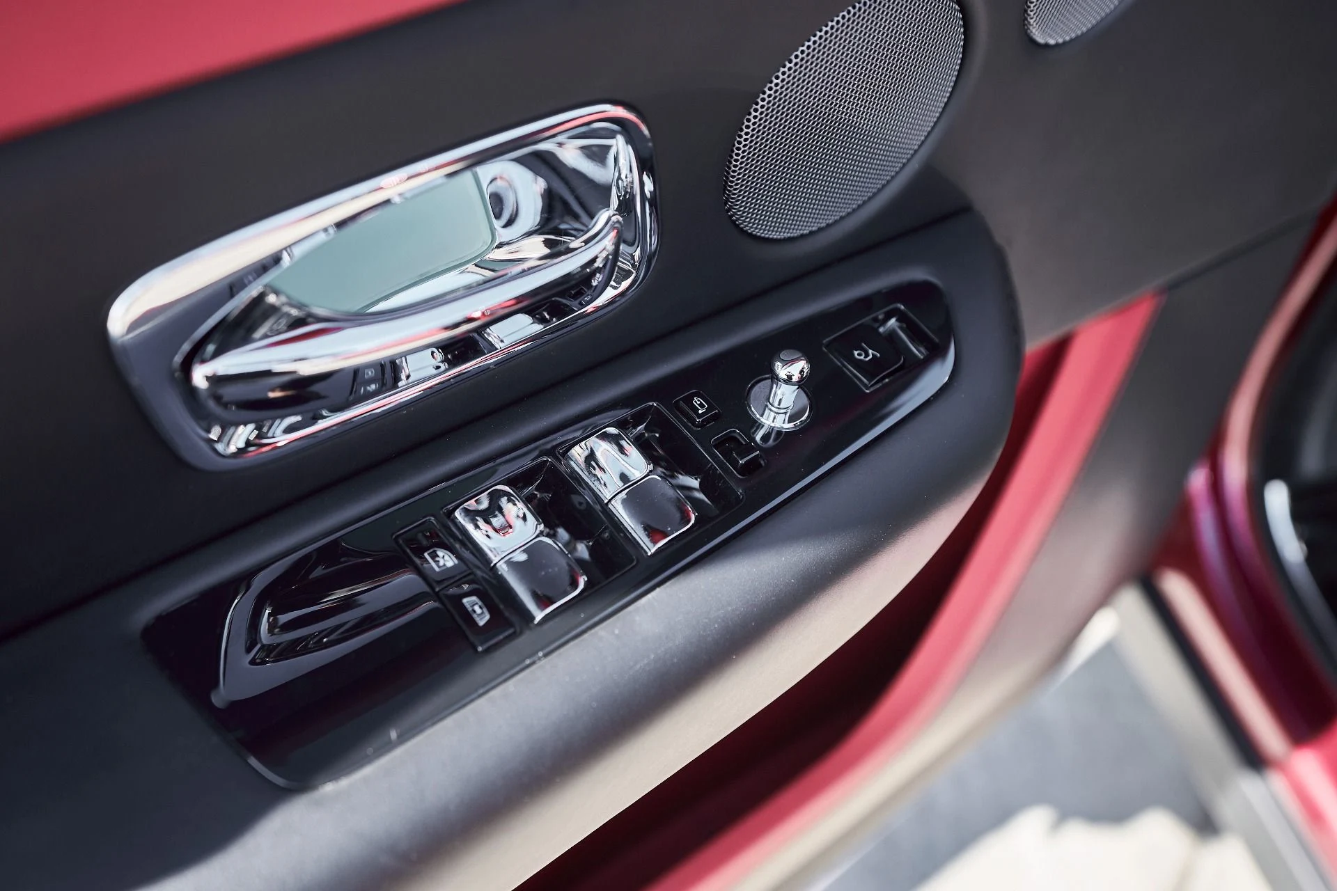 mph031_207378084_Used_2022_Rolls_Royce_Cullinan_Black_Badge_1764038737_301e570fe3