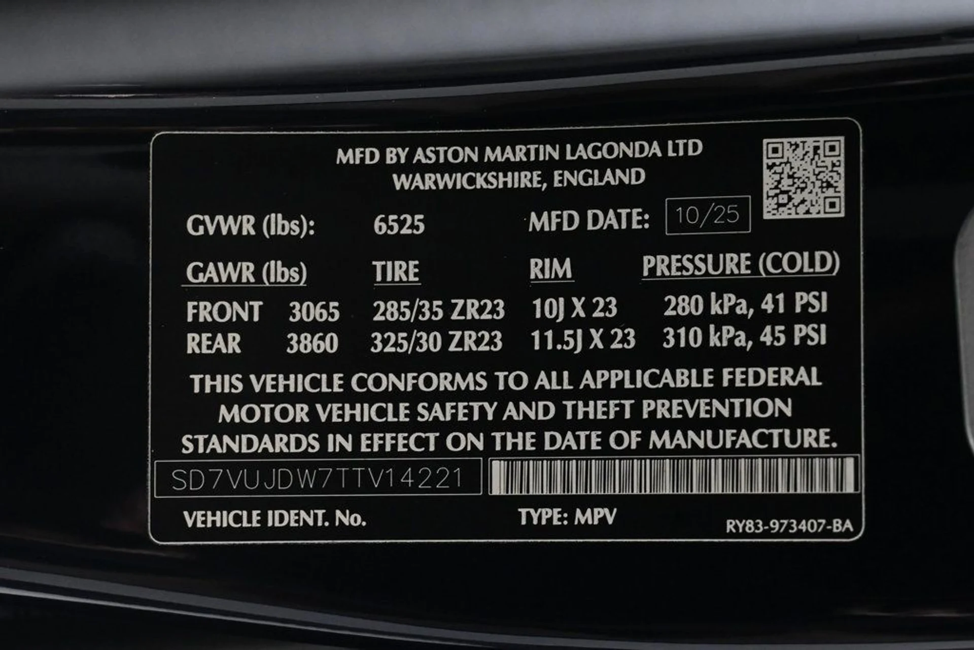 mph031_2077513059_new_2026_aston_martin_dbx_707awd_11350_22956758_31_1024_ab946e80c2