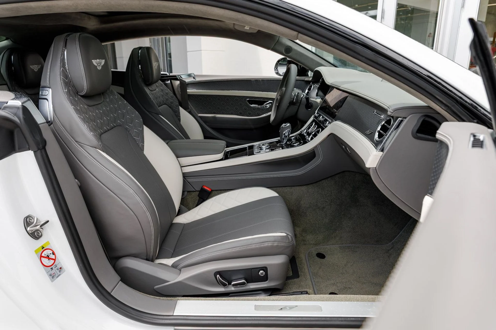 mph031_2084782292_32cc64e90452acc6653fca85b186c257x_9517113ea4