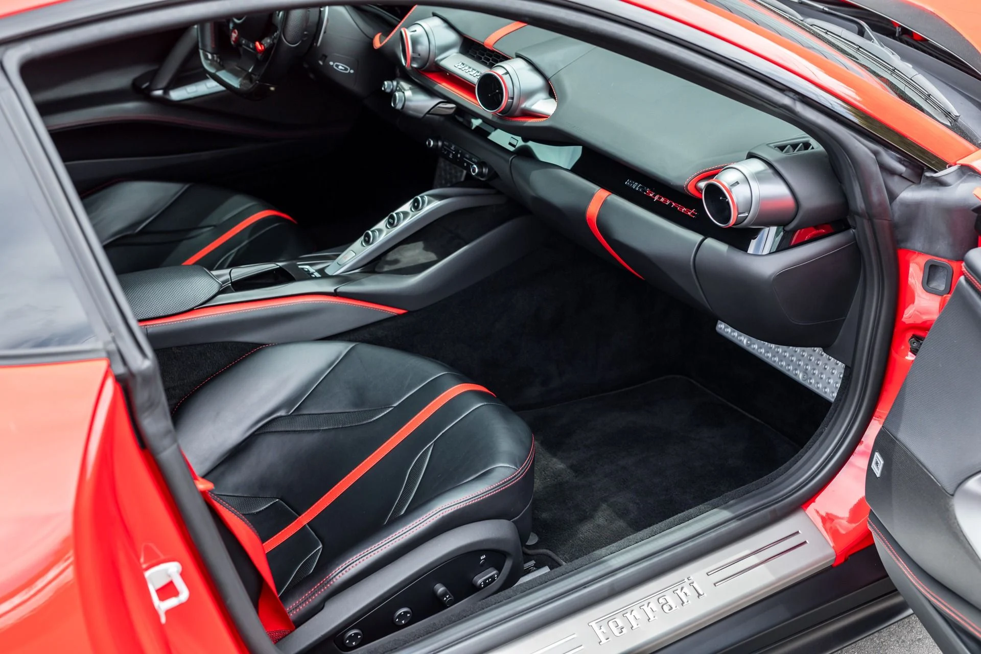 mph031_2087570803_Used_2019_Ferrari_812_Superfast_1744740804_02ac9511ca