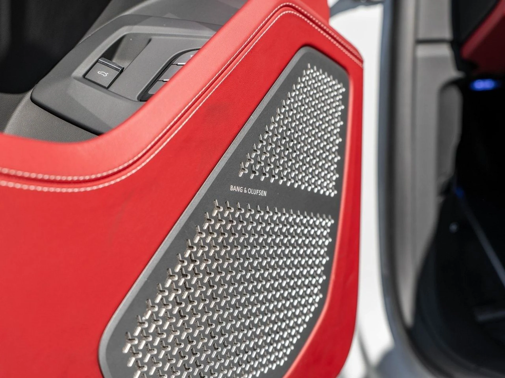 mph031_209672436_4ae2affcb29b30b95fb6b1446f5cf6c6x_8555a1b881