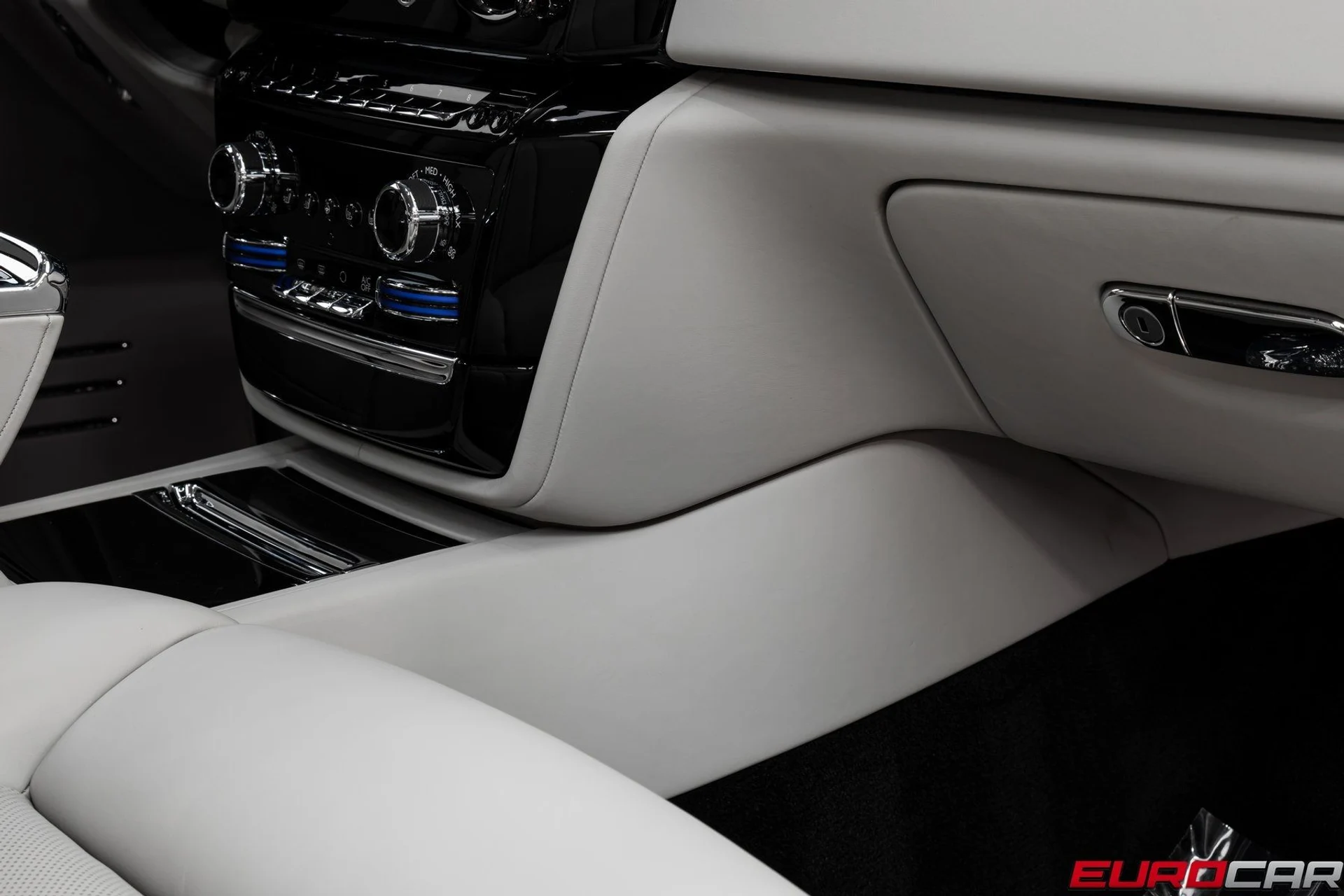 mph031_210044384_image_32_c70e64e065