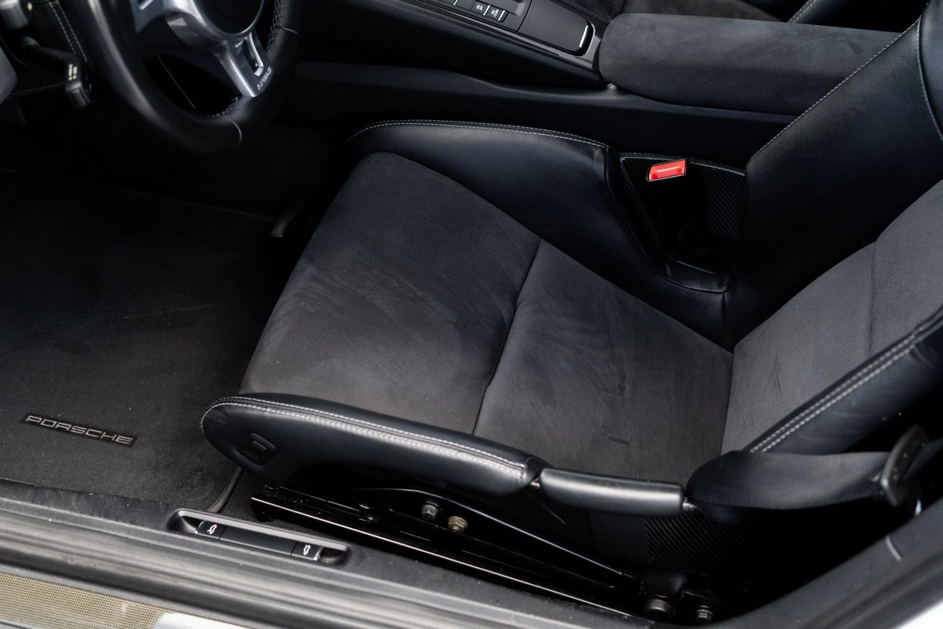 mph031_2103837907_Used_2015_Porsche_911_GT_3_1766771055_ffb7f5fd36