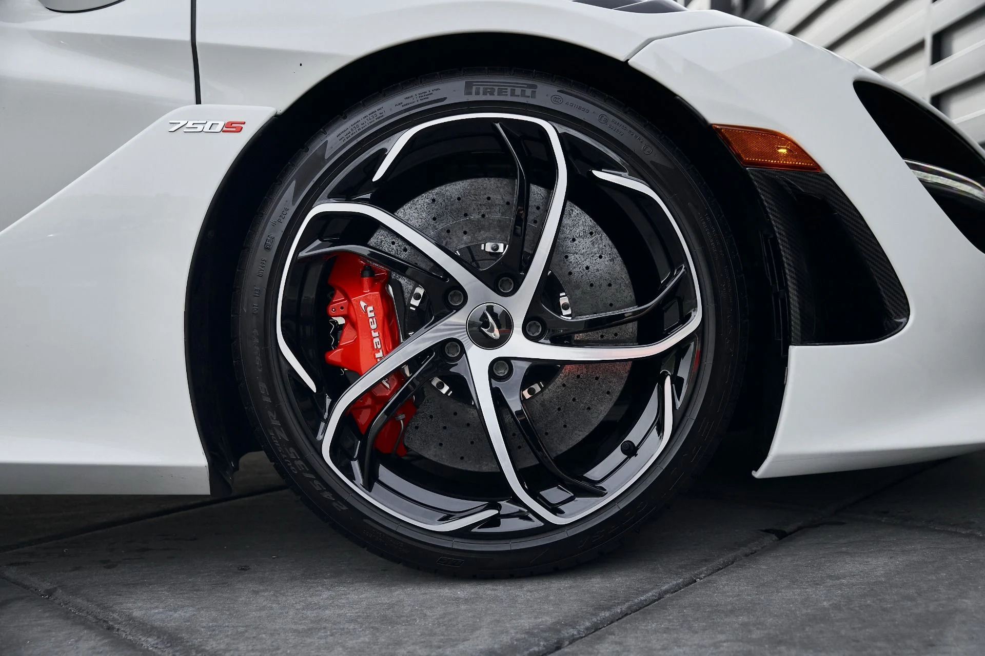 mph031_2117438580_Used_2024_Mc_Laren_750_S_1769048308_899ba21dd3