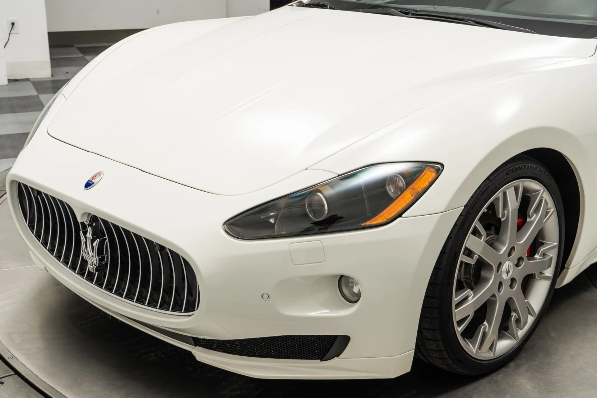 mph031_2118940176_Used_2012_Maserati_Gran_Turismo_S_1760125071_32bb47c81c