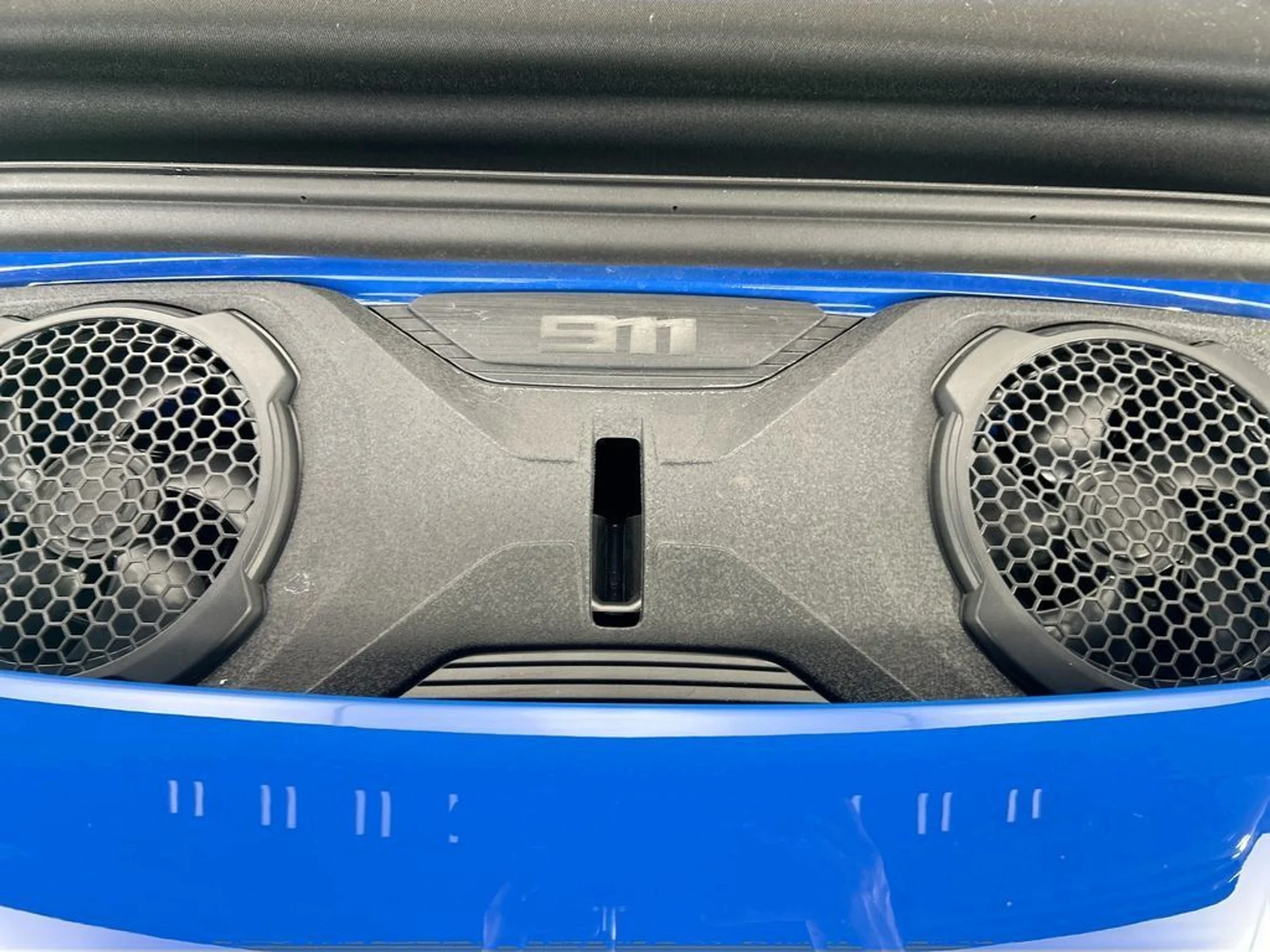 mph031_2120730701_used_2026_porsche_911_spirit70cabriolet_8119_23018992_32_1024_fd8e4f8096